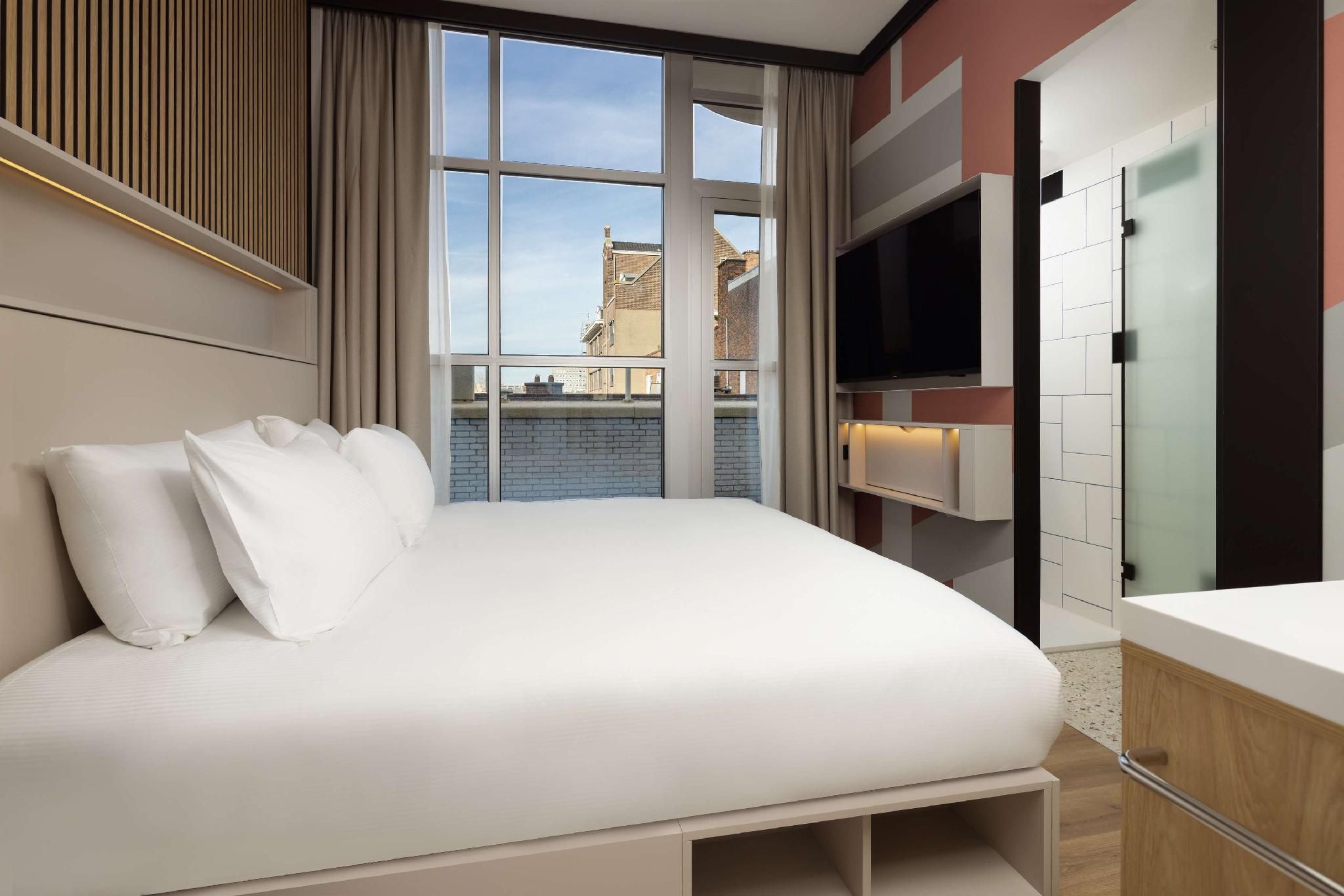 King Accessible Room 