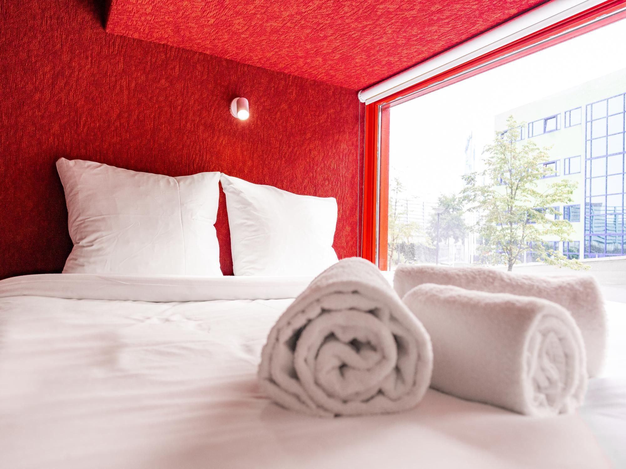 Party Room (shared bathroom)