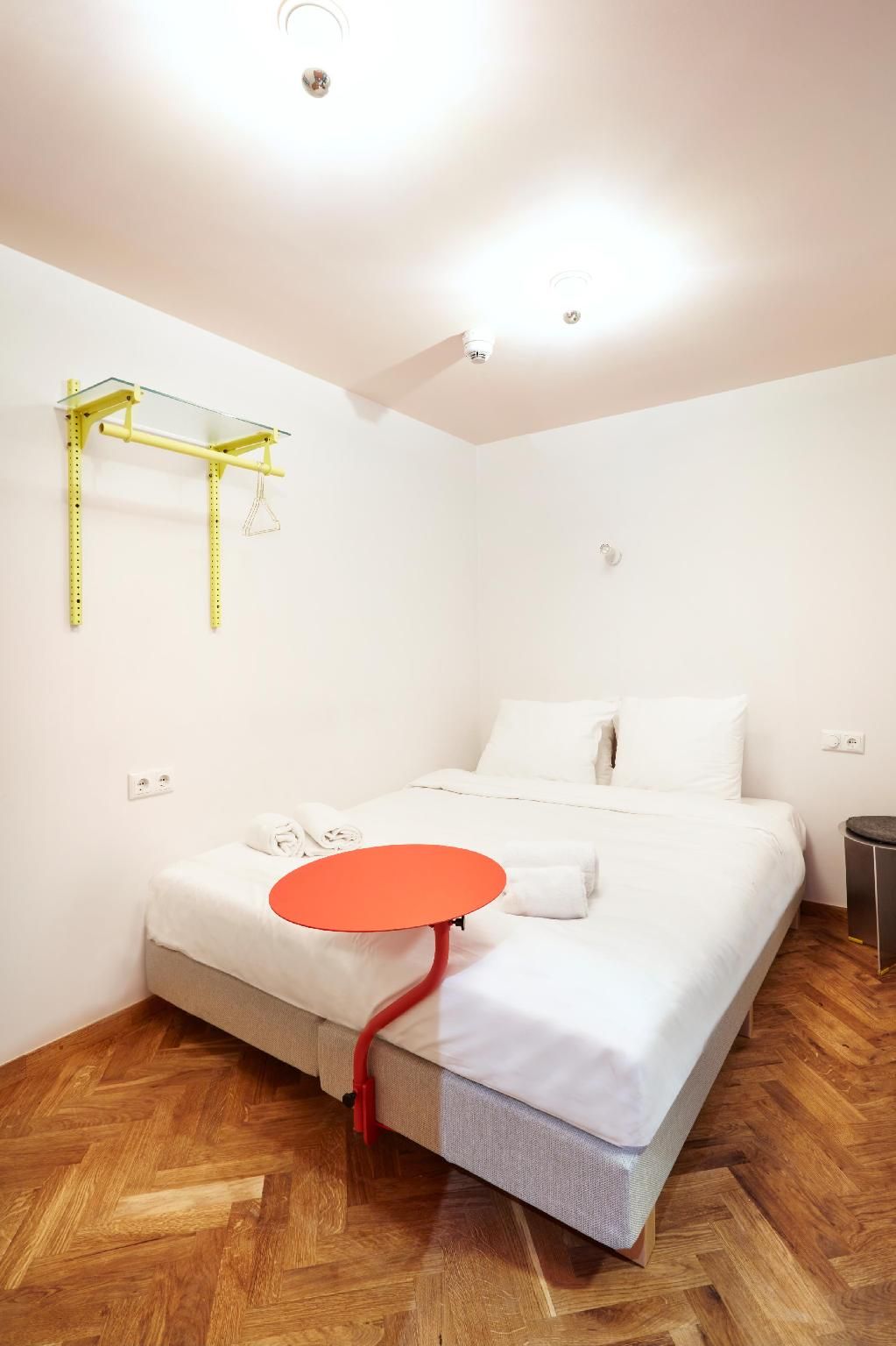 Red Canvas Room Small