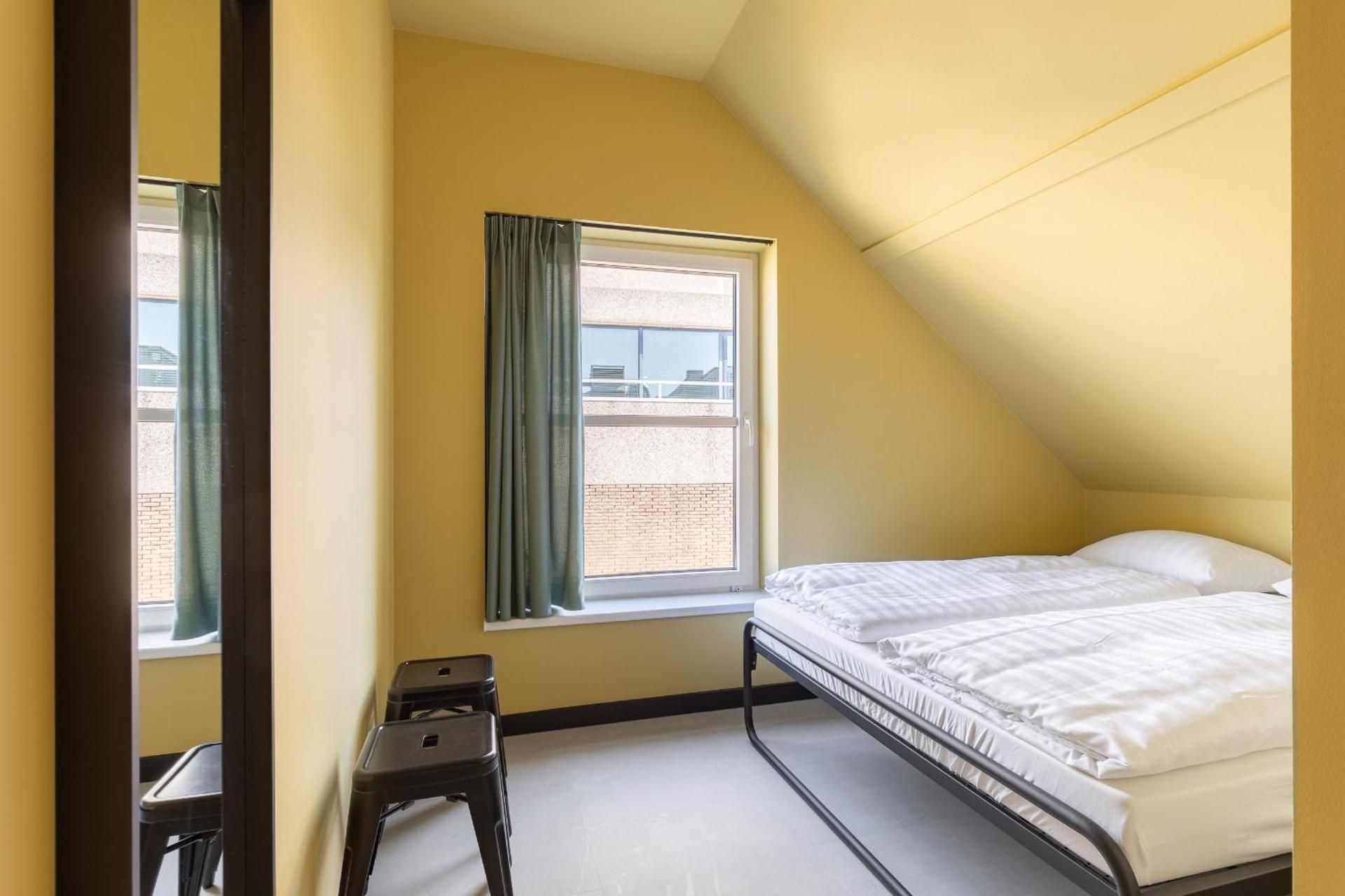 CoolDocks Double Room 2