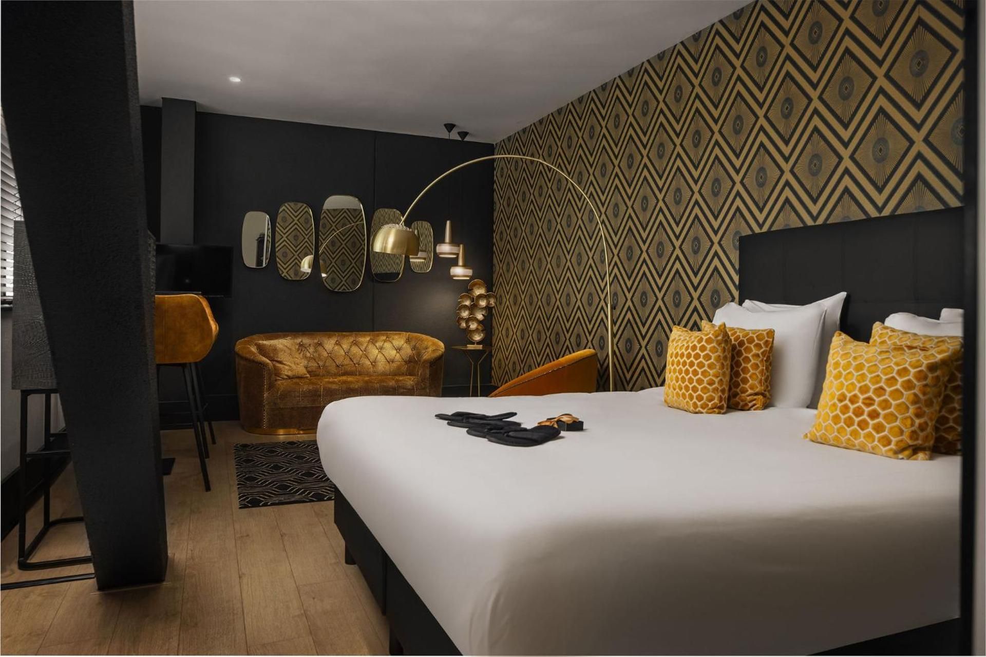 Room 1604 James Favorite – Guaranteed City View