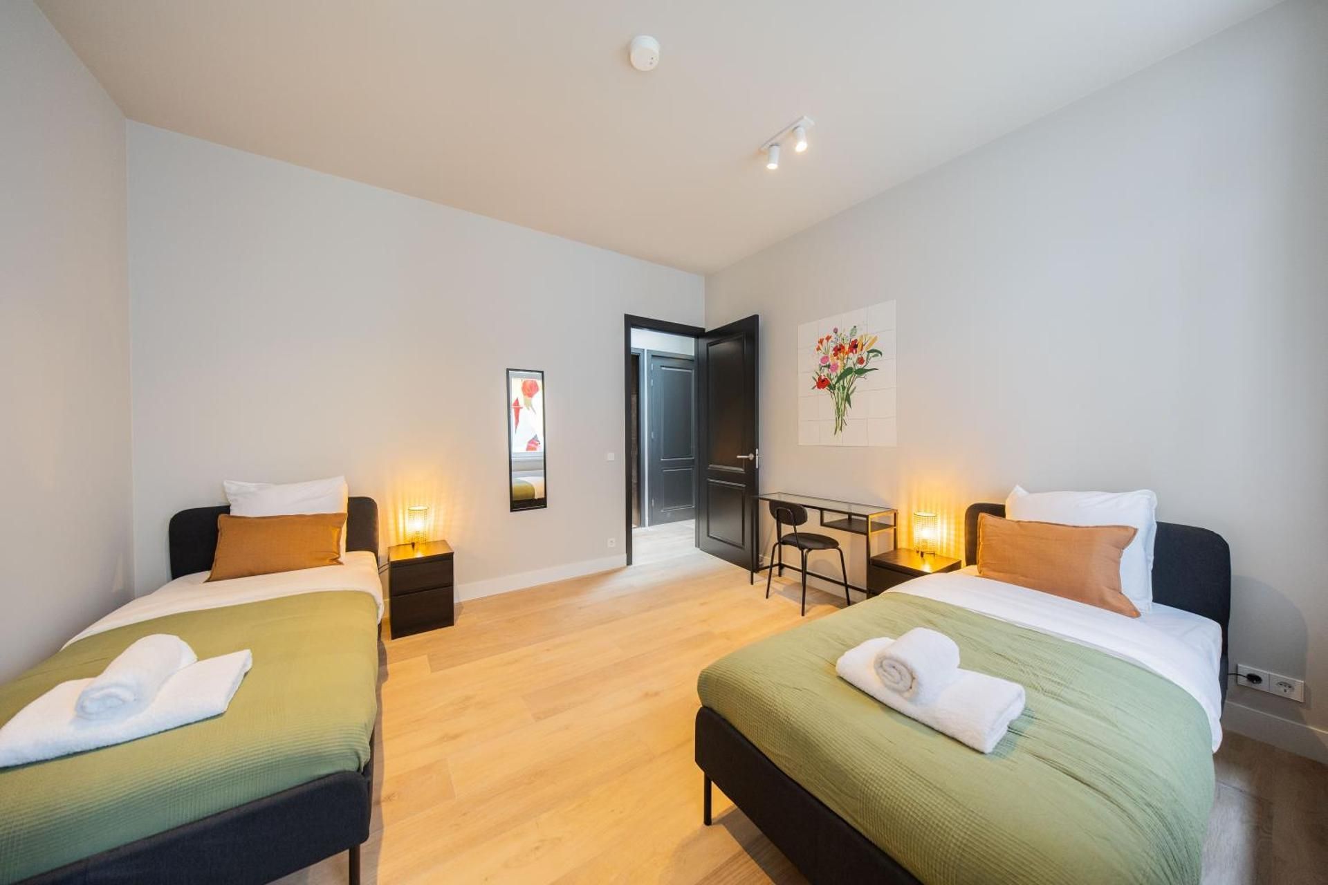 Jufferstraat 10 Three-Bedroom Apartment