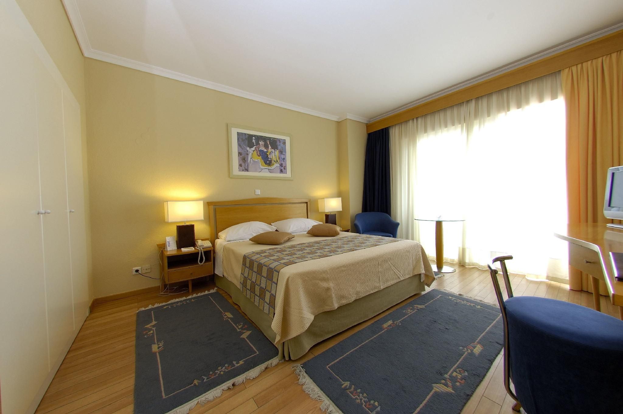 Double or Twin Room with Mountain View
