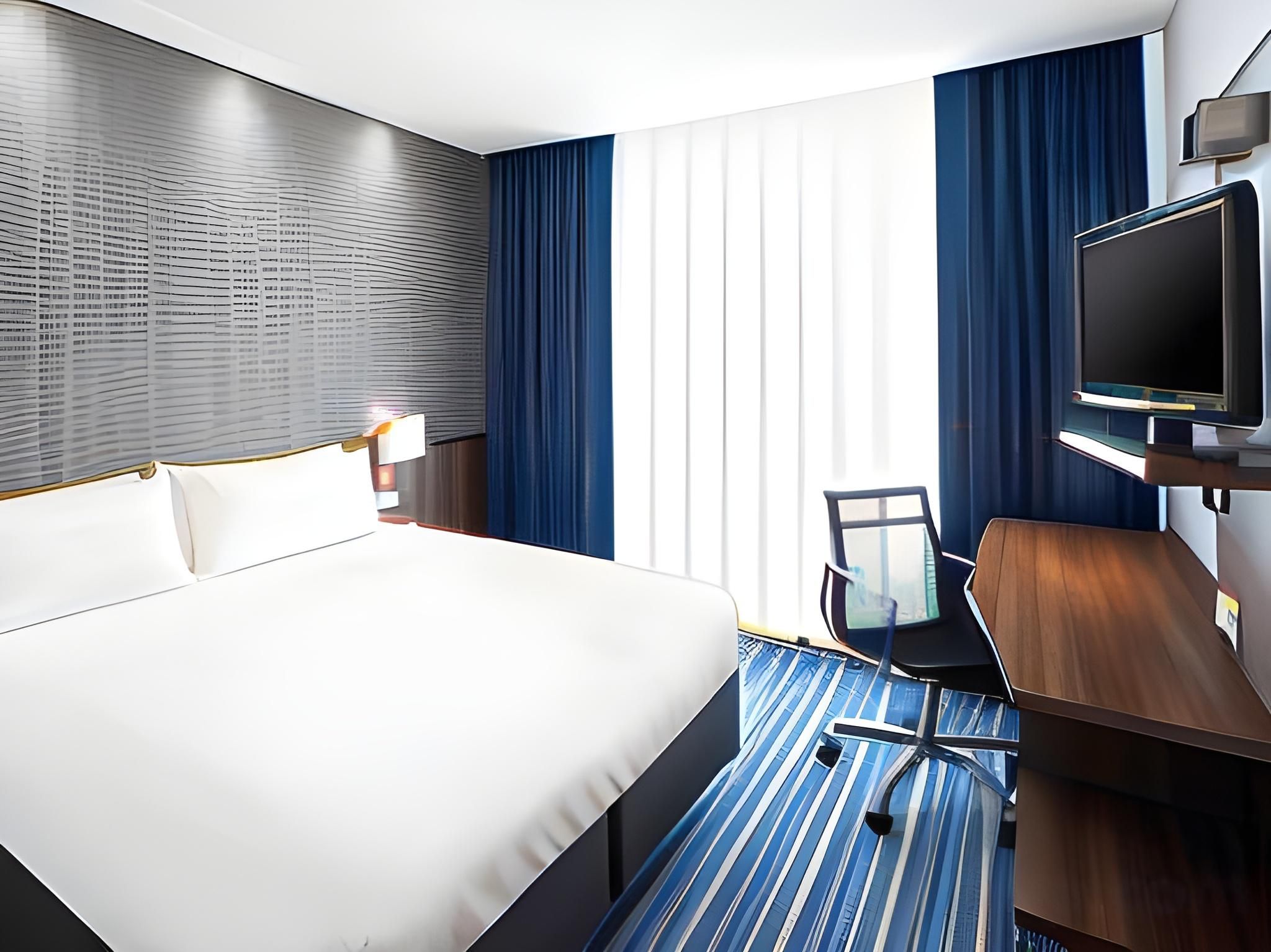 Standard Double Room with City View