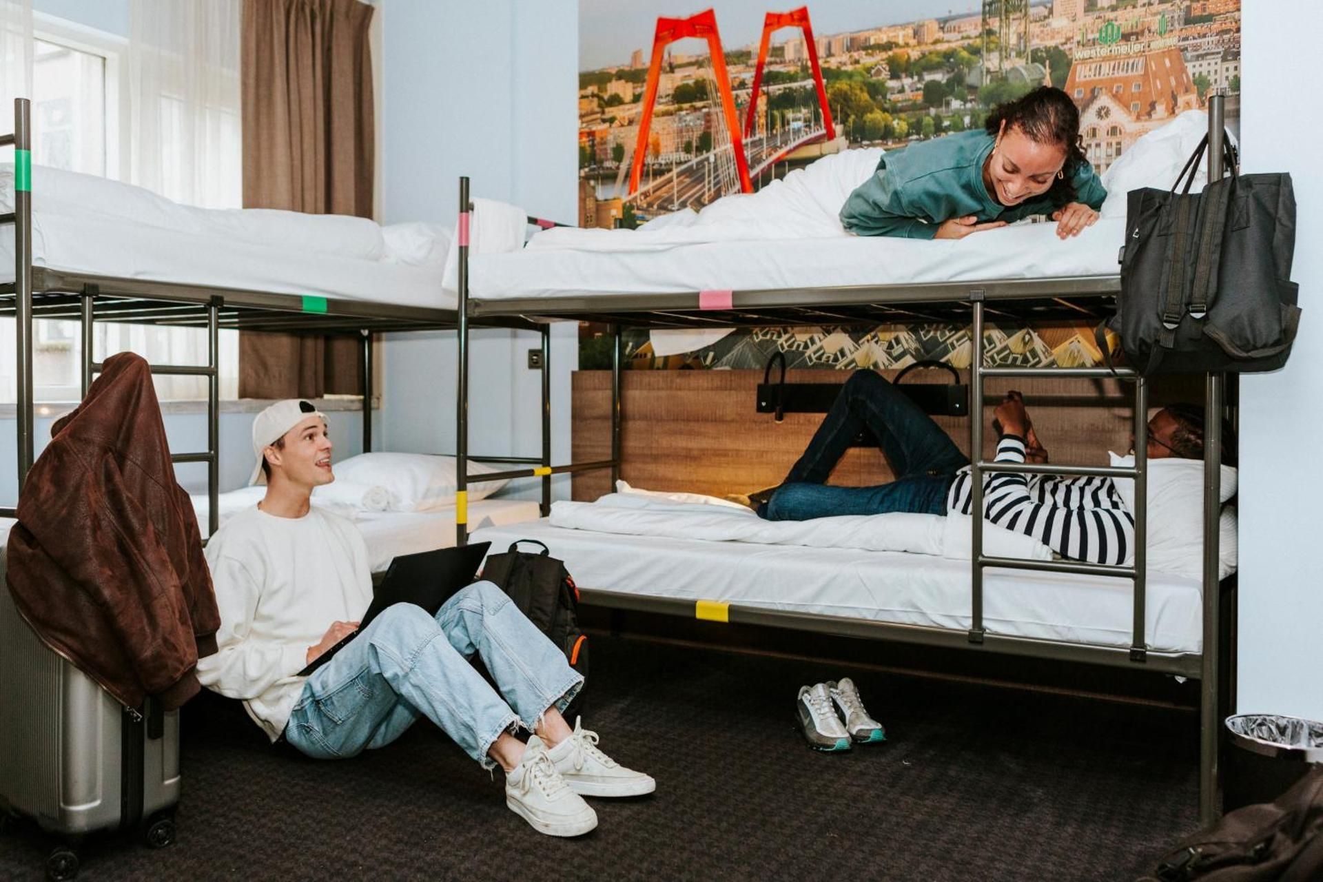 Budget 8-Person Room
