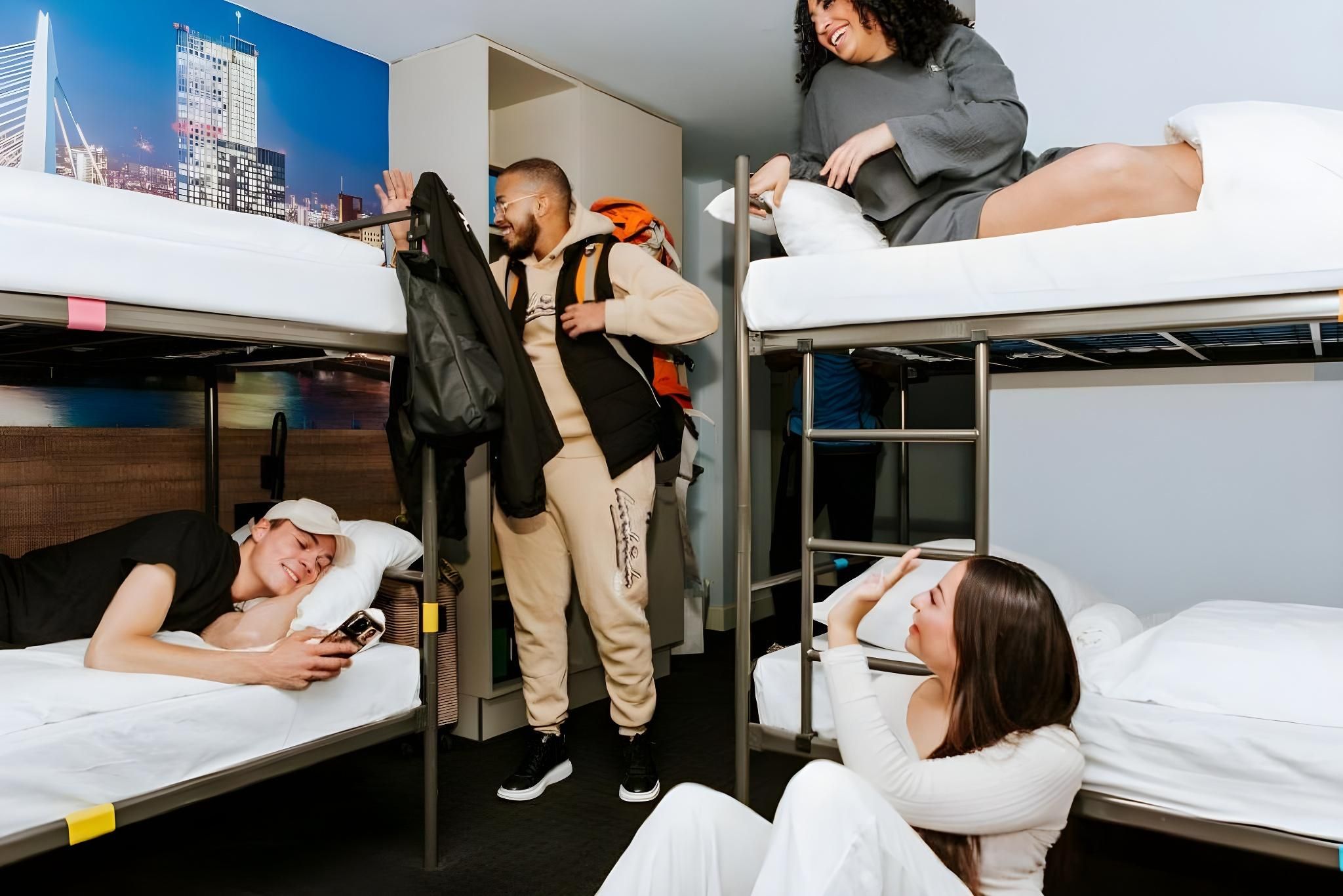 Economy Six-Person Room