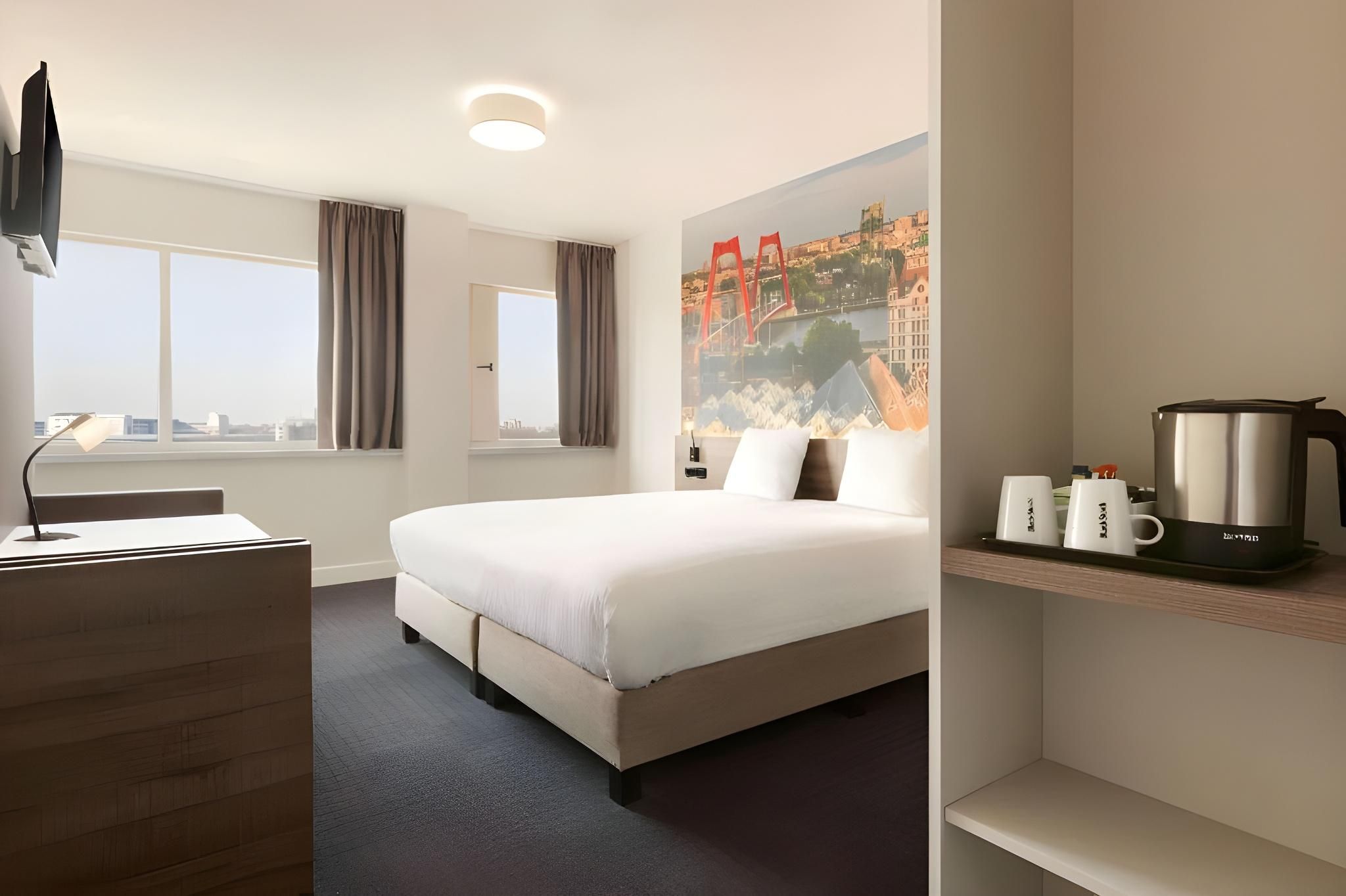 Corner King Room