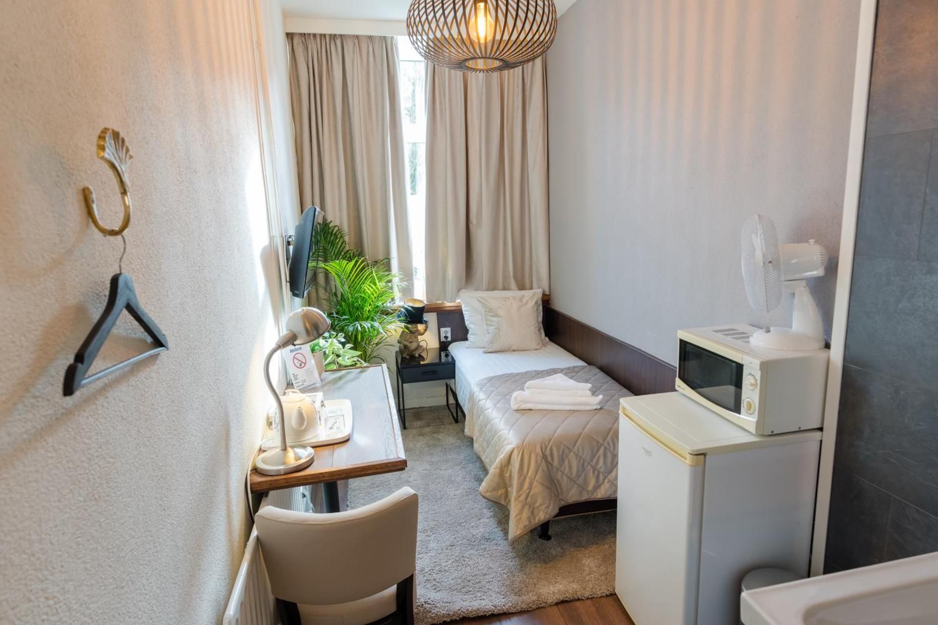 Single Room With Private Bathroom