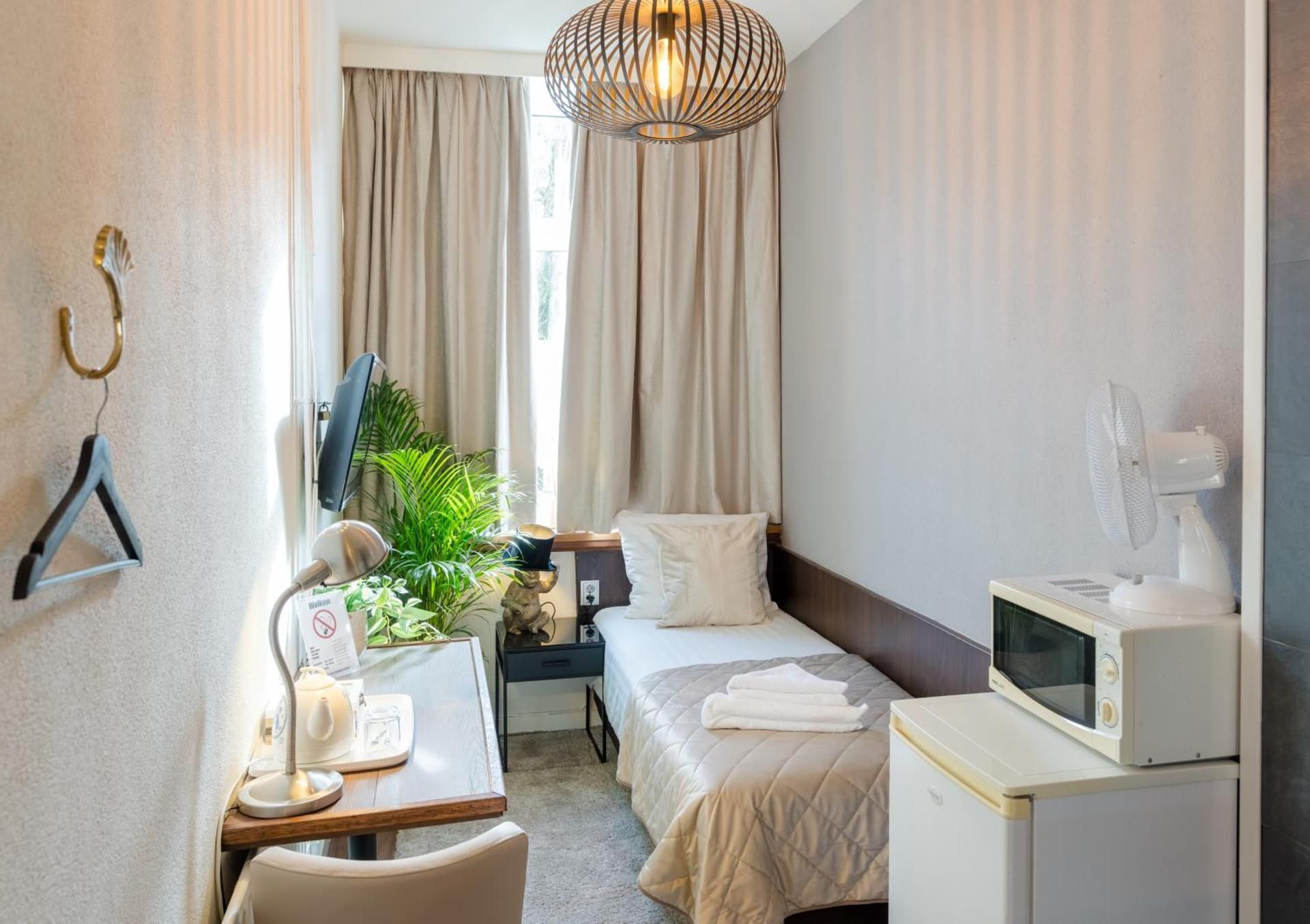 Single Room With Private Bathroom