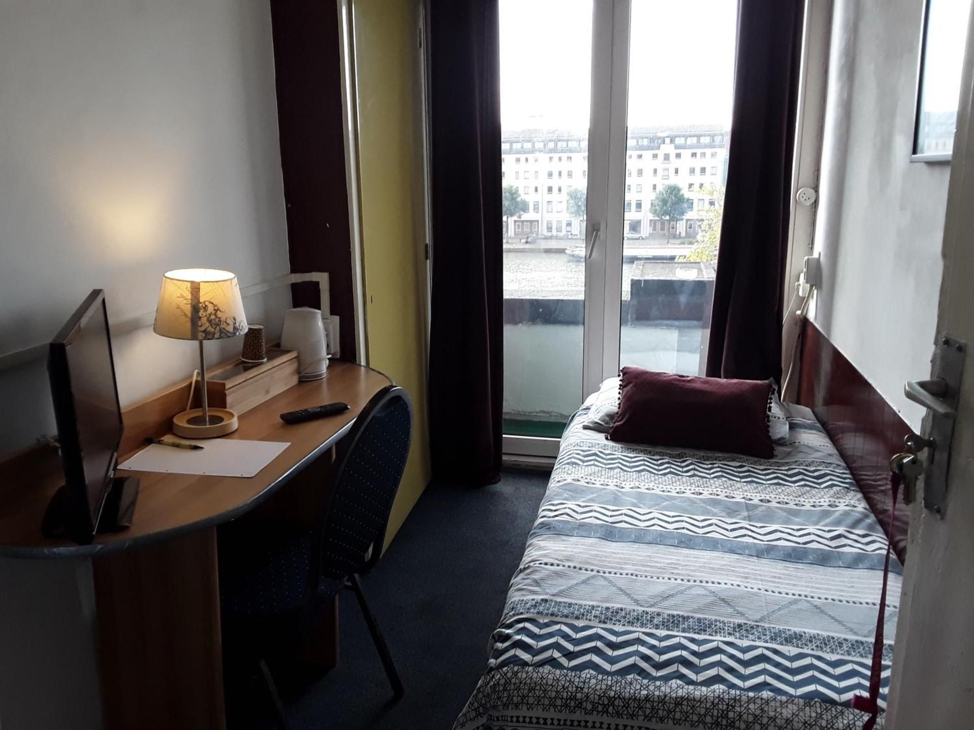 Single Room with Private External Bathroom