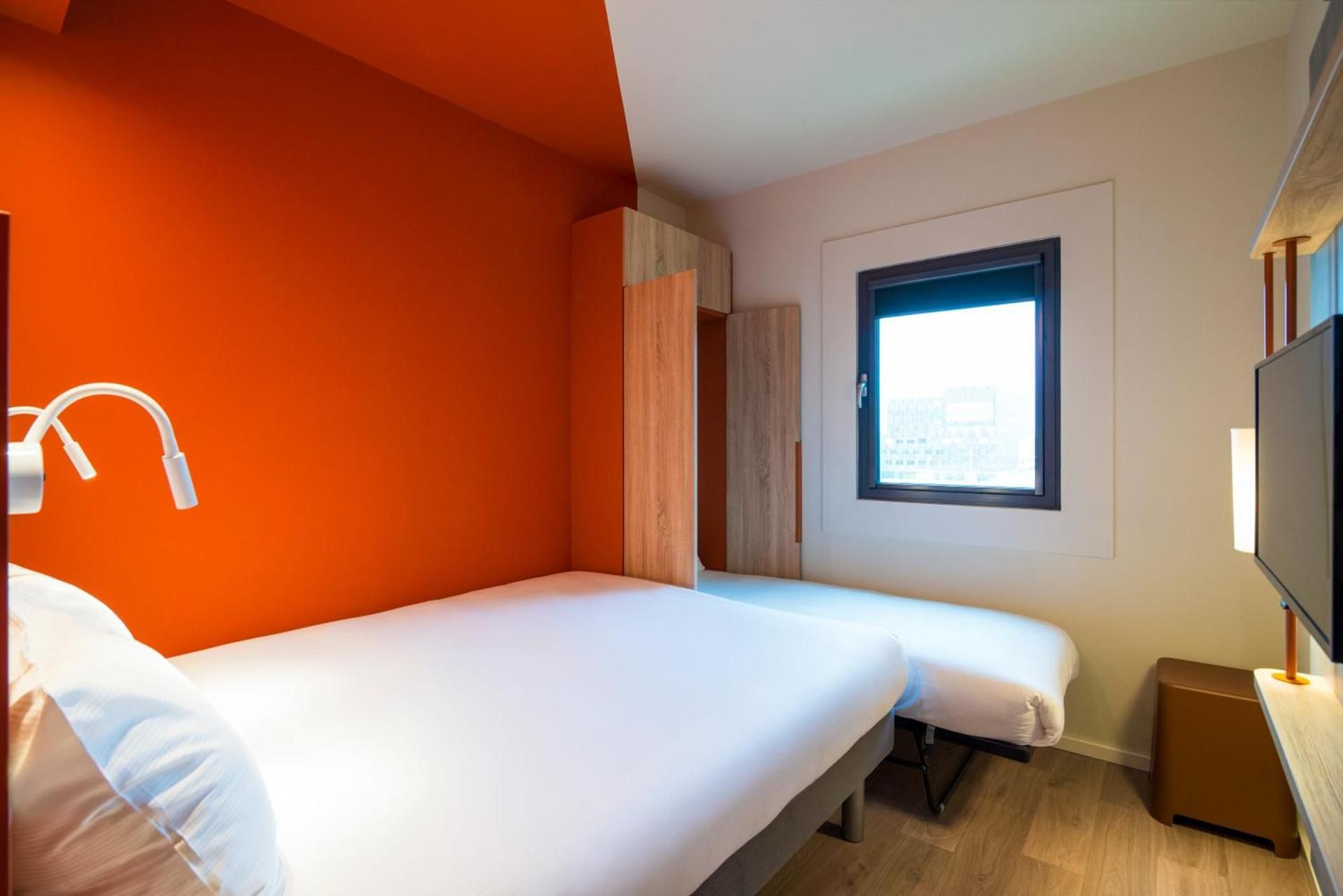 Room with 1 Double and 1 Single Bed for max 3 persons