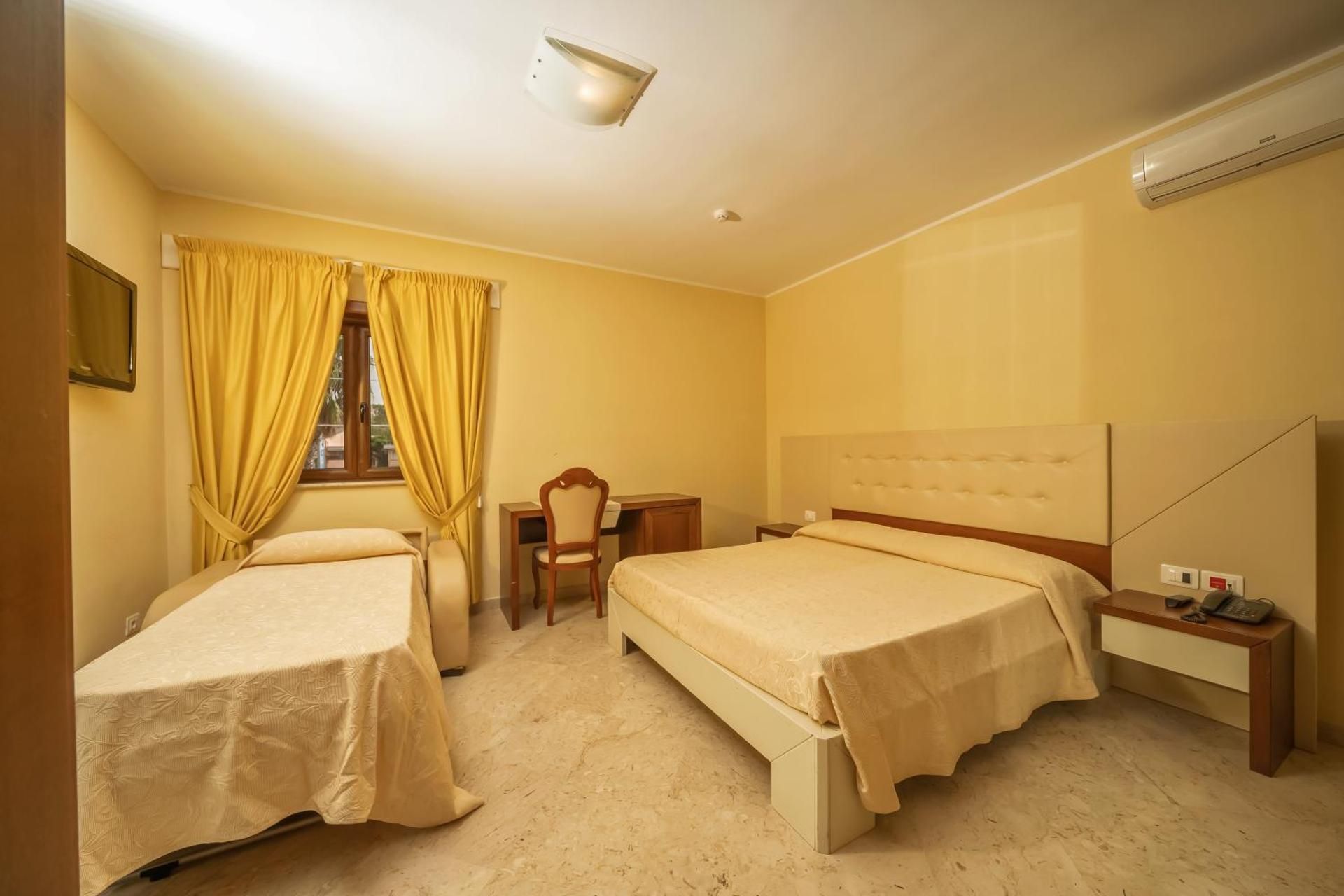 Triple Room