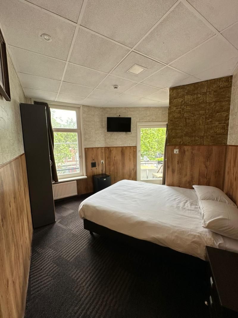 Flex-Inn Double Room with Balcony and Private Bathroom