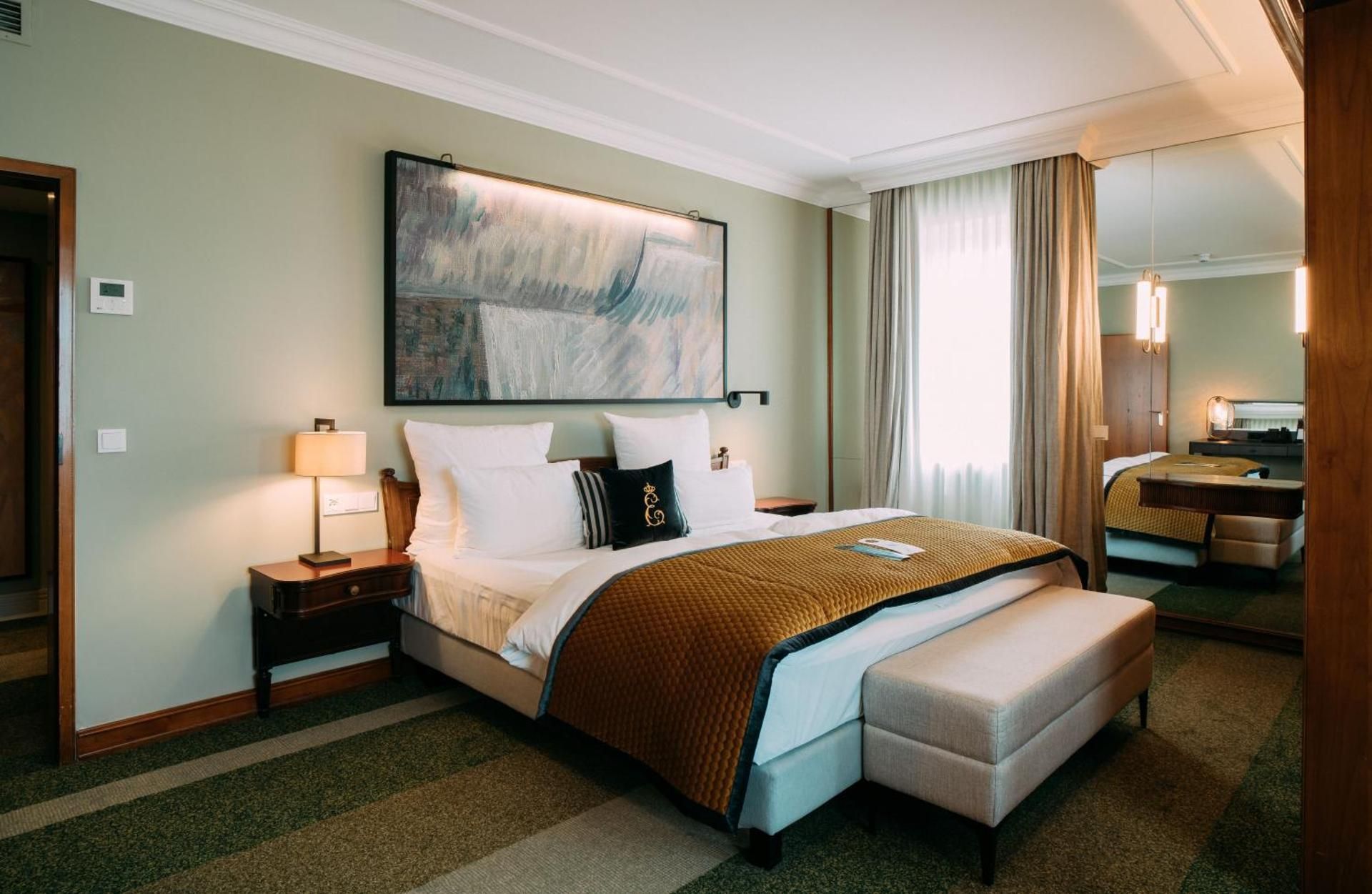 Junior Suite Living