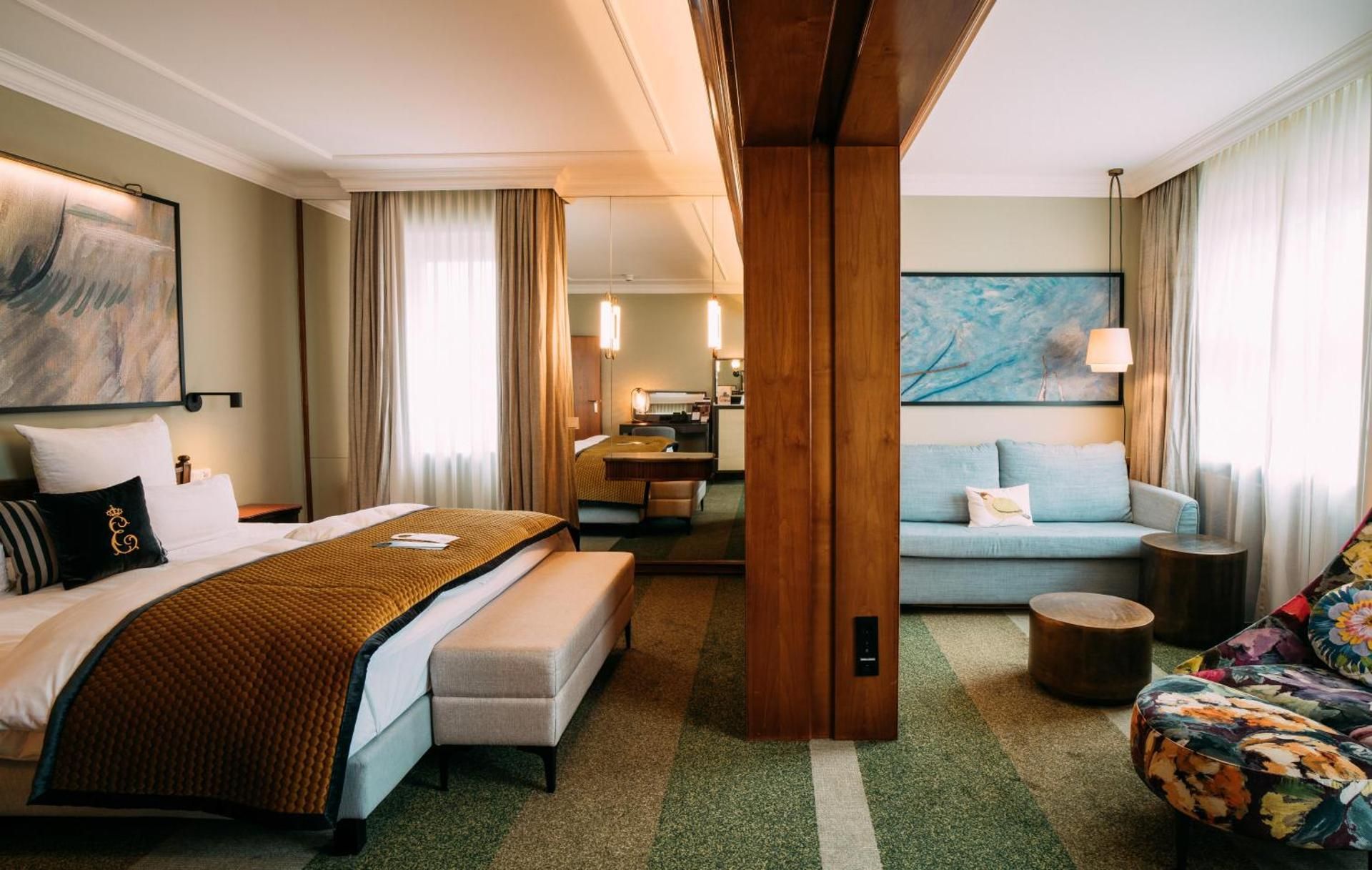 Junior Suite Living