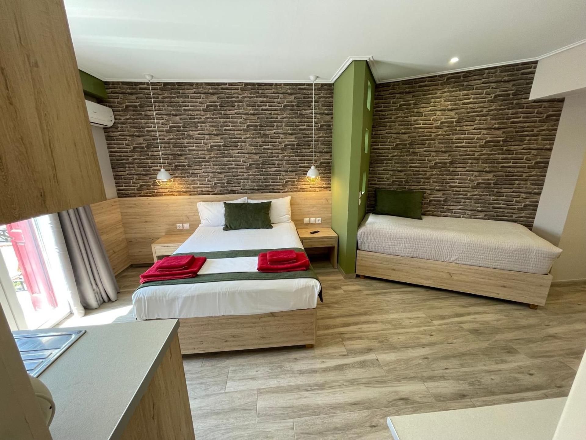 Studio (3 Adults)