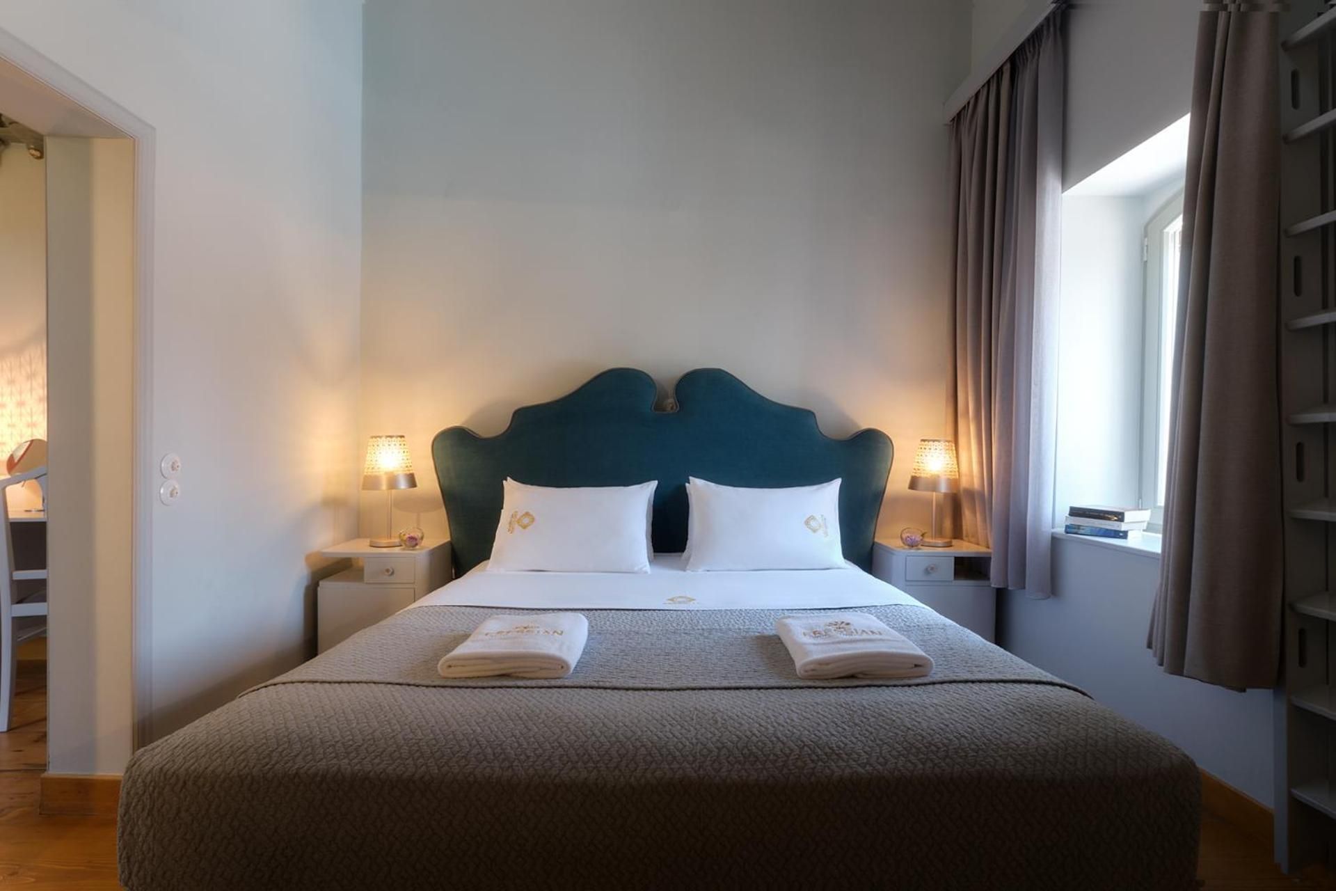 Deluxe Queen Suite