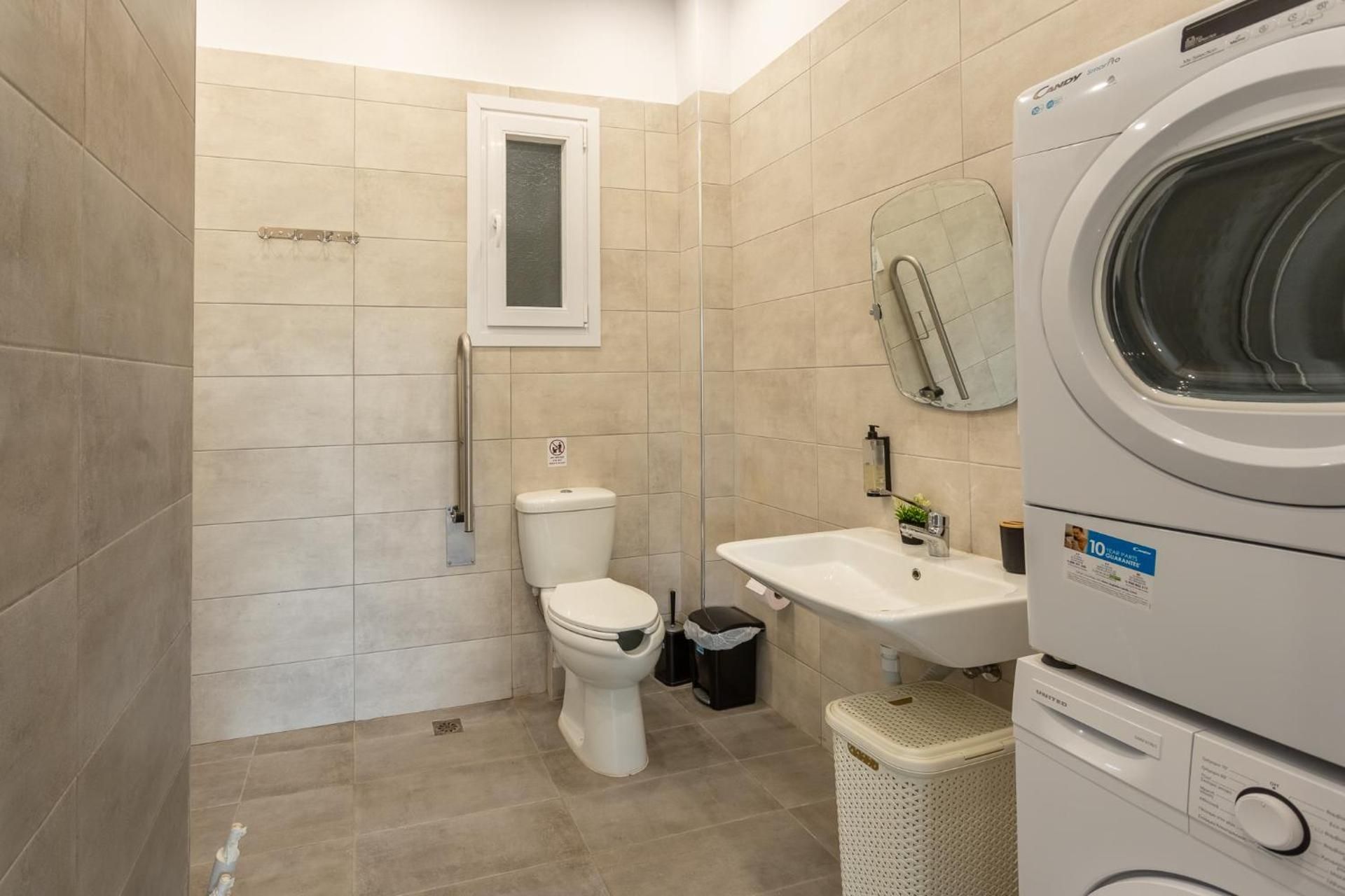 Three-Bedroom Deluxe Apartment