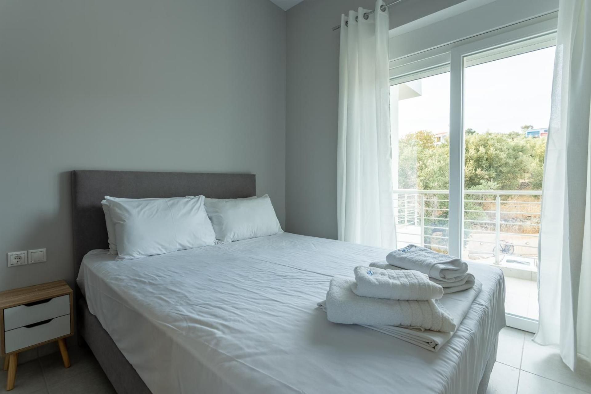 Two-Bedroom Deluxe Apartment with Balcony