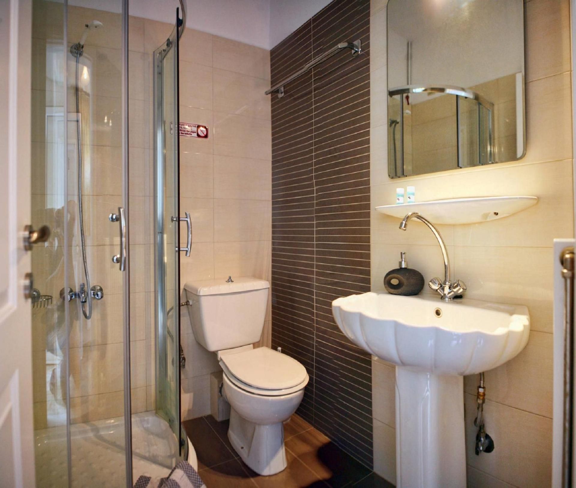 Studio (2 Adults)