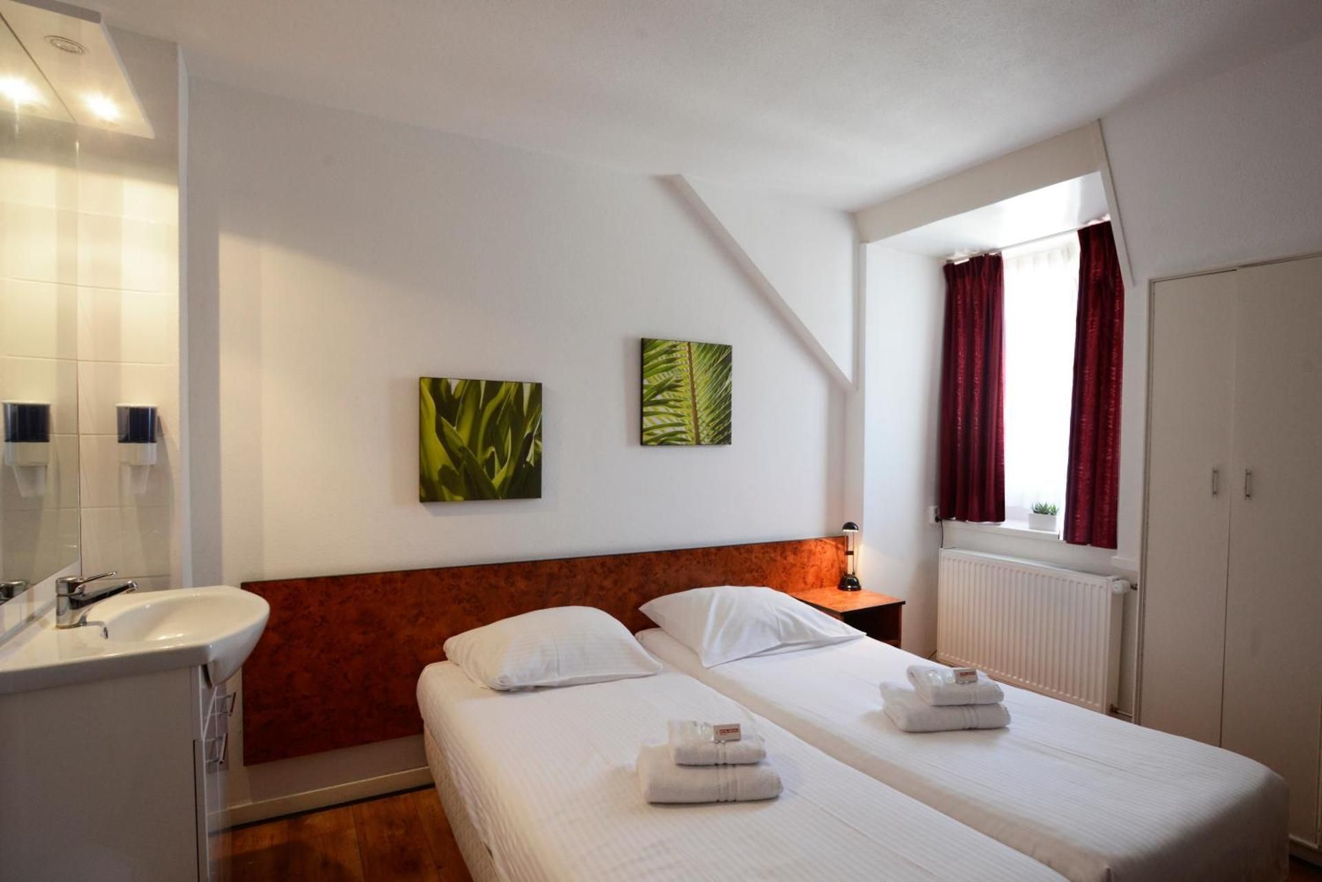 Hotel Benno Twin Room with Shared Bathroom