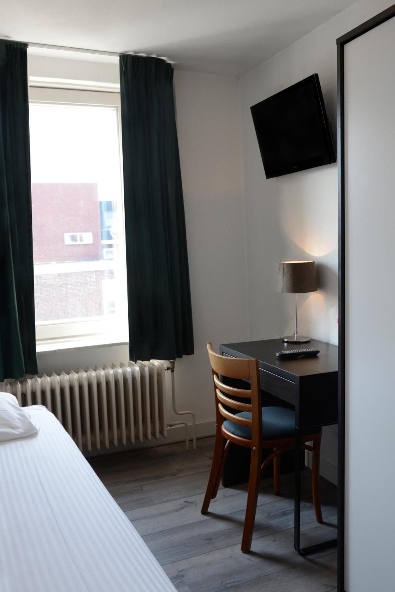 Hotel Benno Single Room with Shared Bathroom