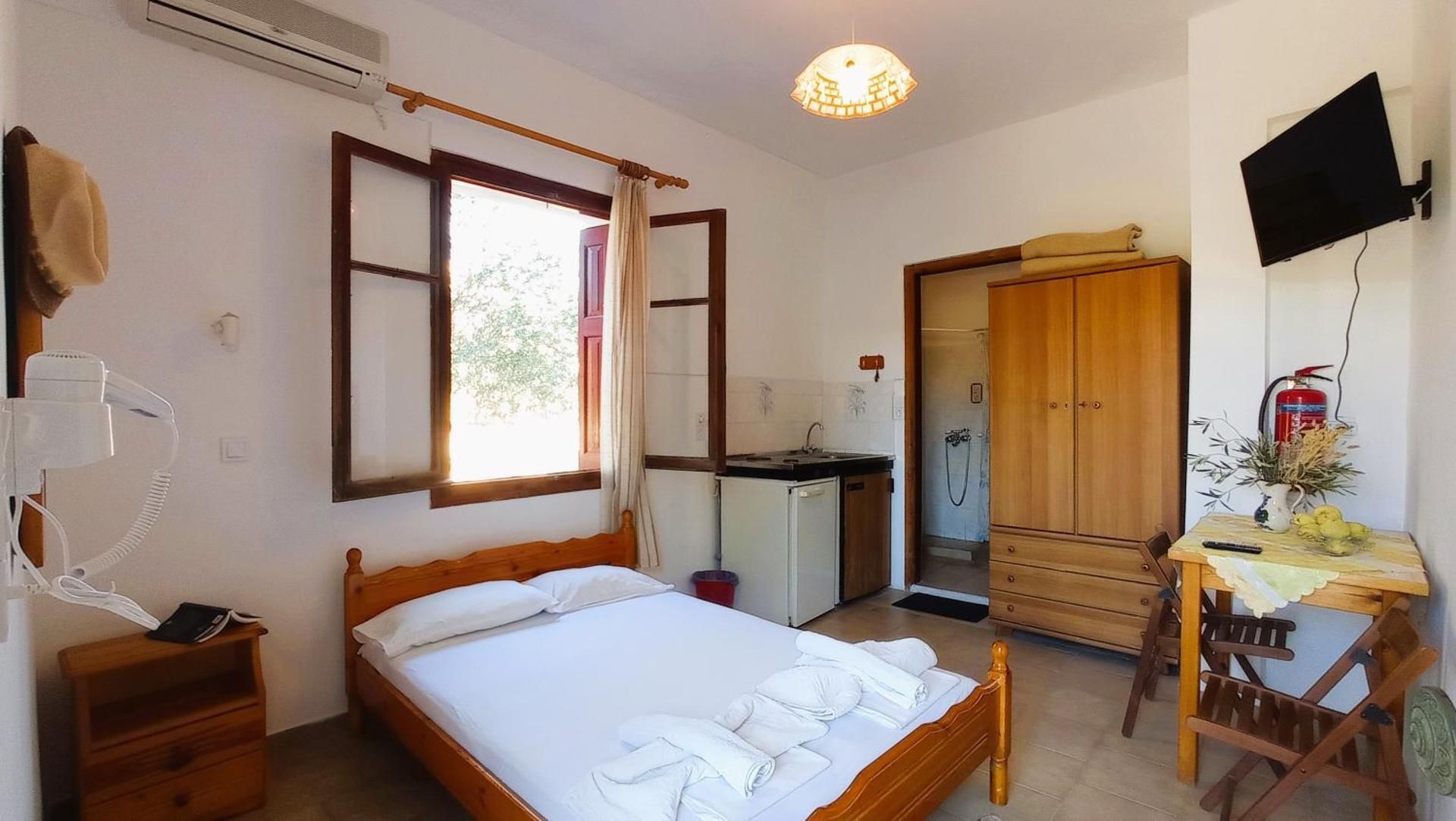 Studio (2 Adults)