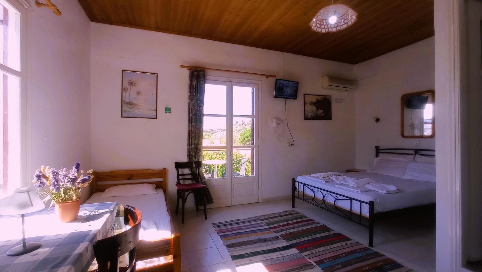Studio (3 Adults)