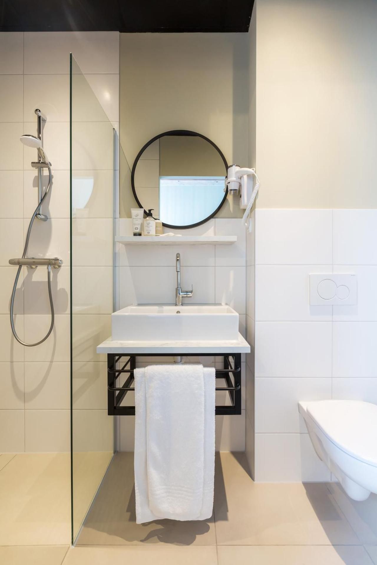 Comfort Room without Daylight