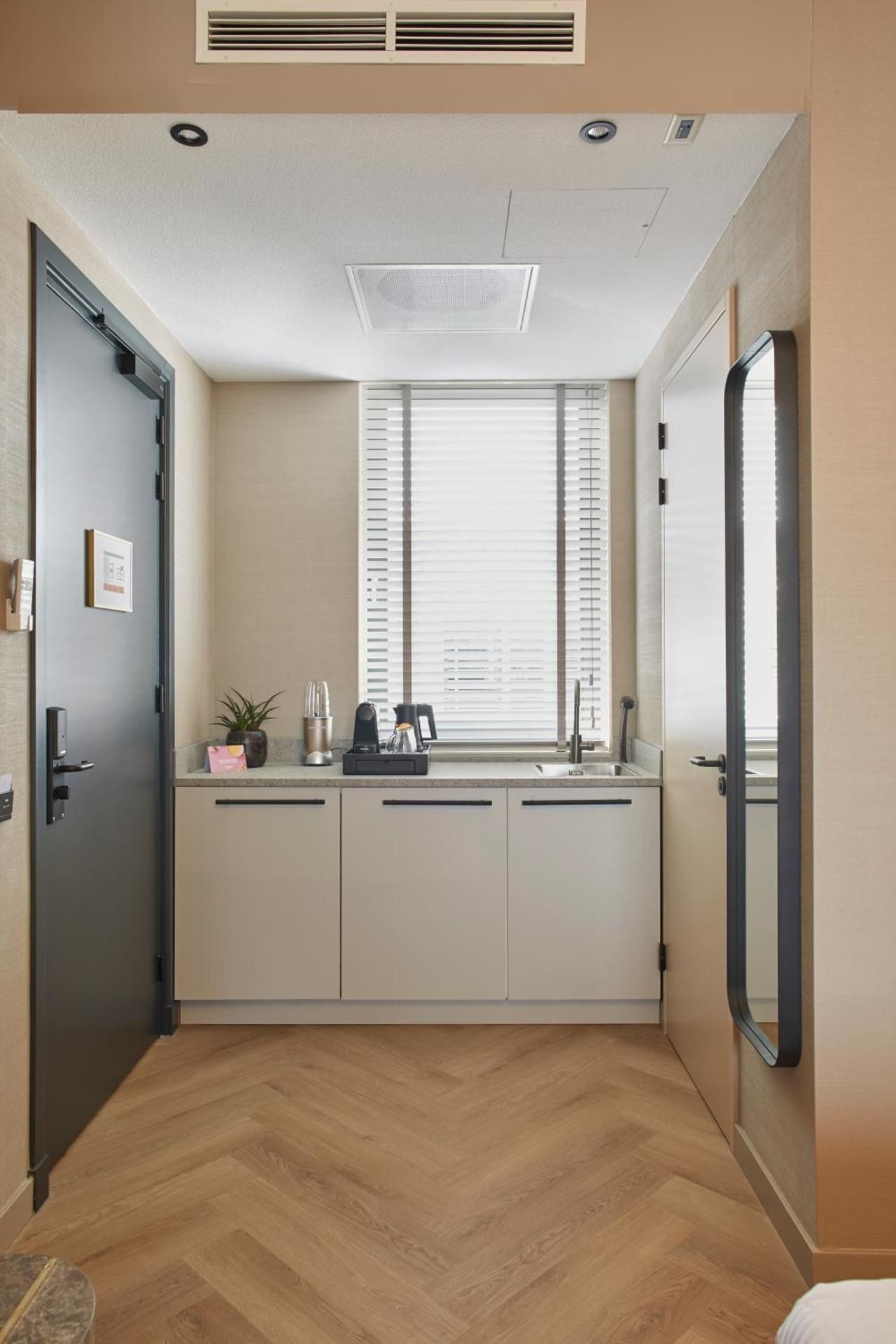 Junior Suite with Canal View