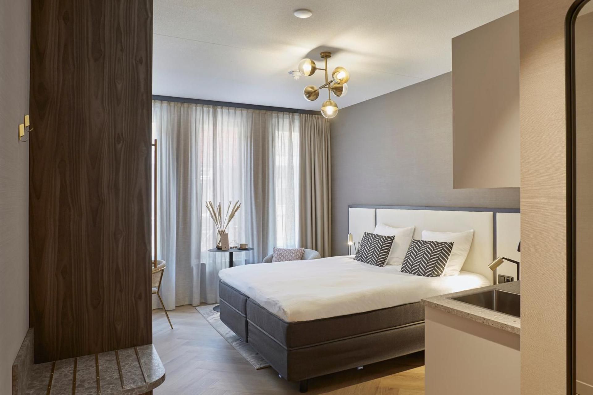 Junior Suite with Canal View