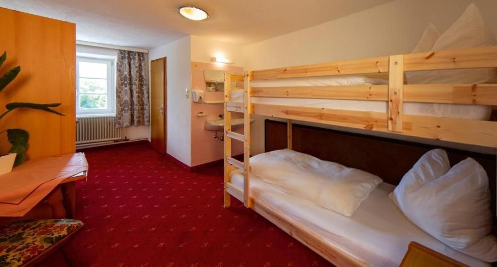 Economy Twin Room