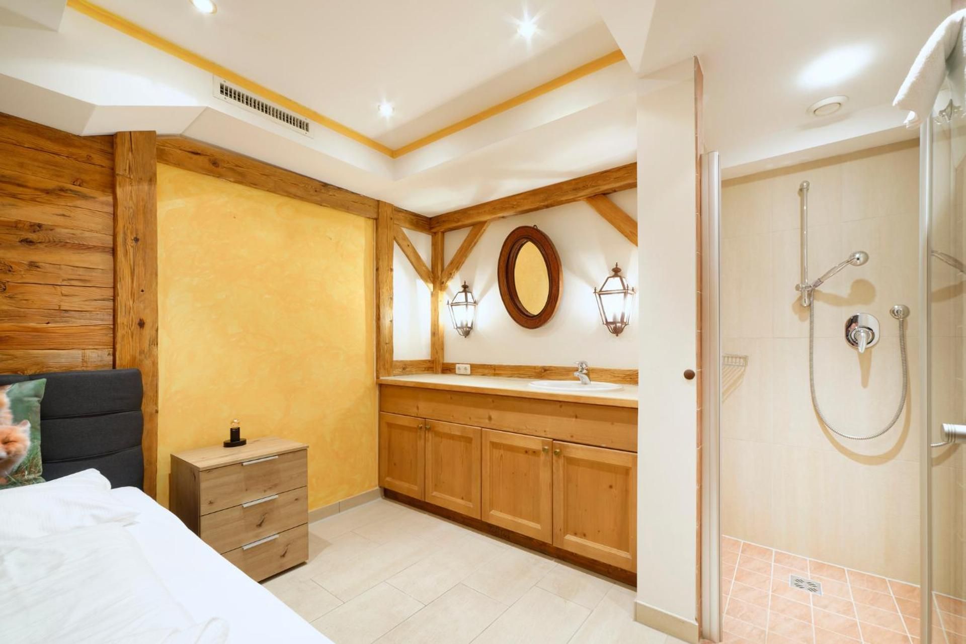 Three-Bedroom Deluxe Apartment