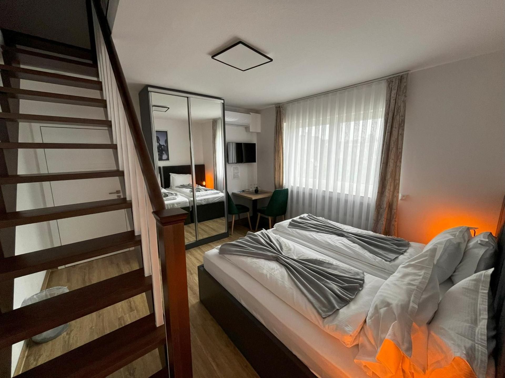 Duplex Quadruple Room