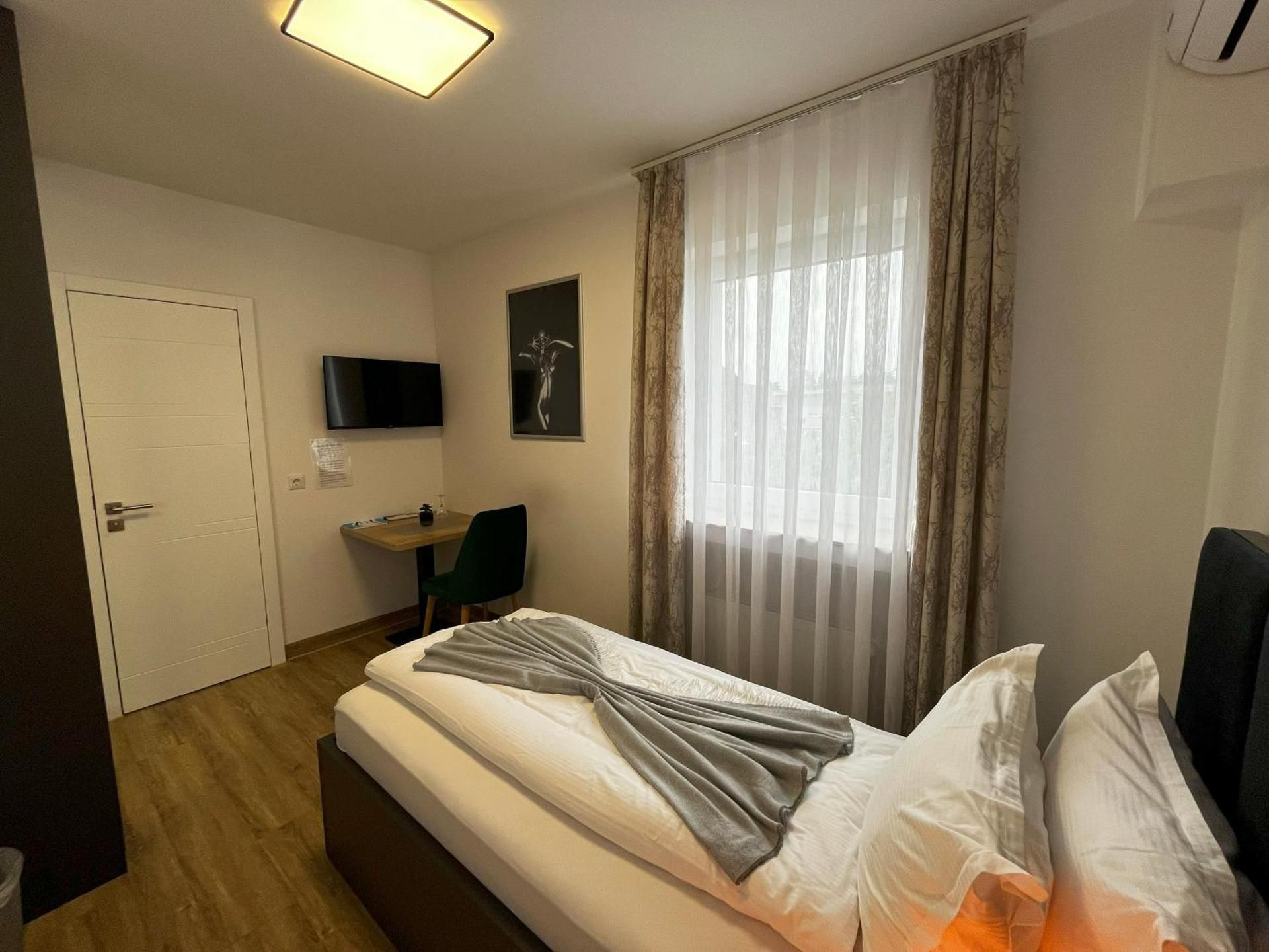 Economy Single Room
