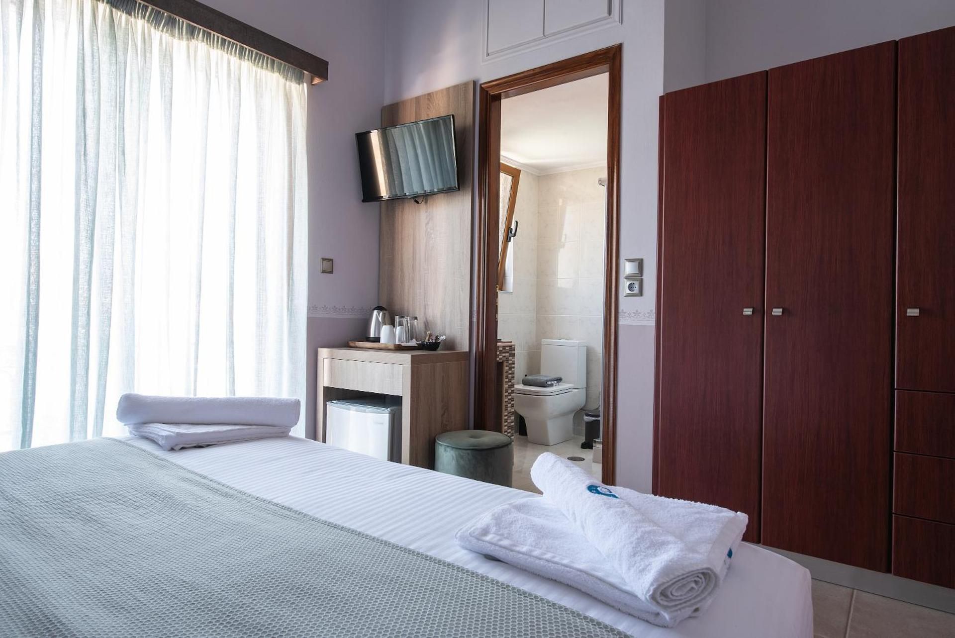 Double or Twin Room with Partial Sea View