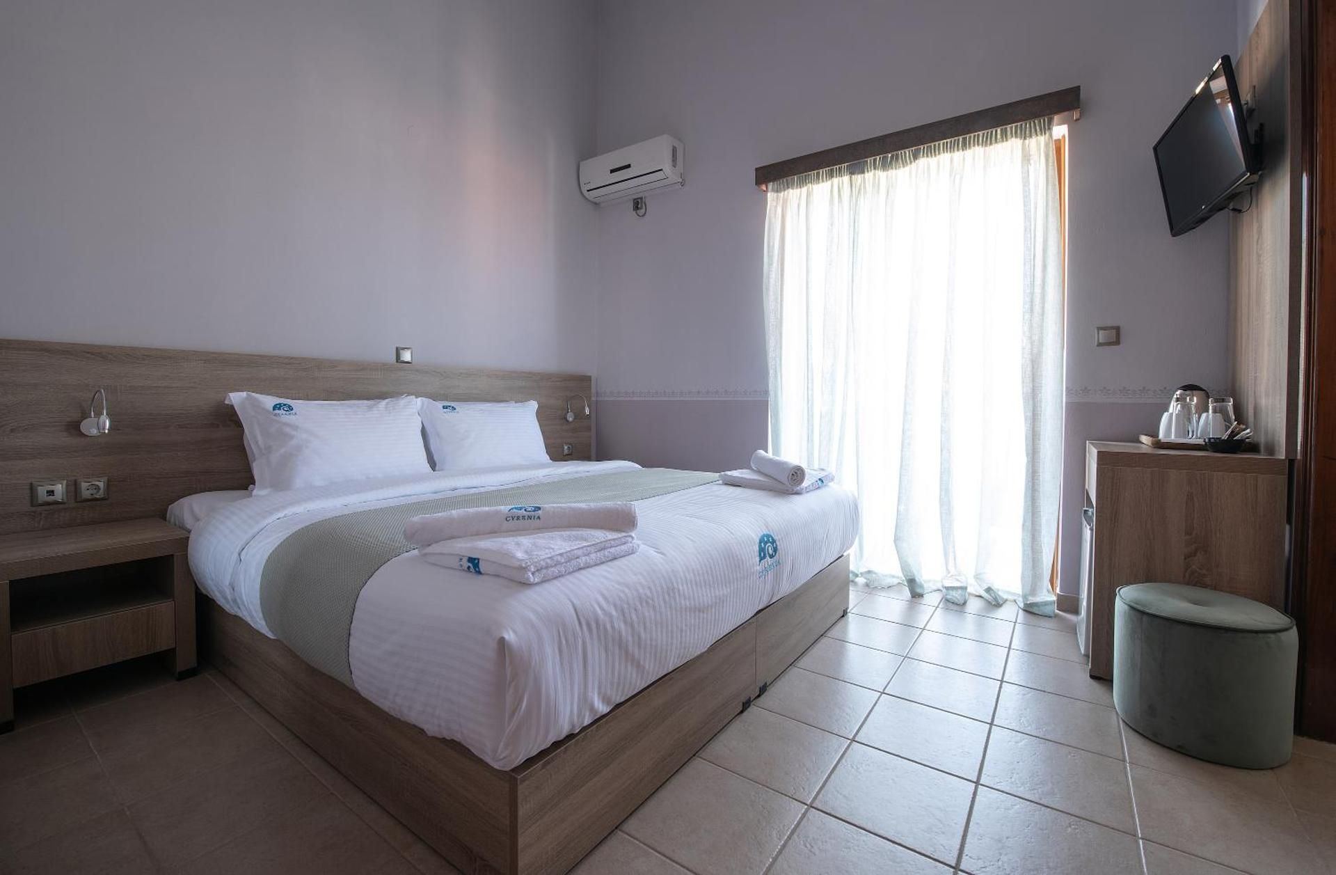 Double or Twin Room with Partial Sea View