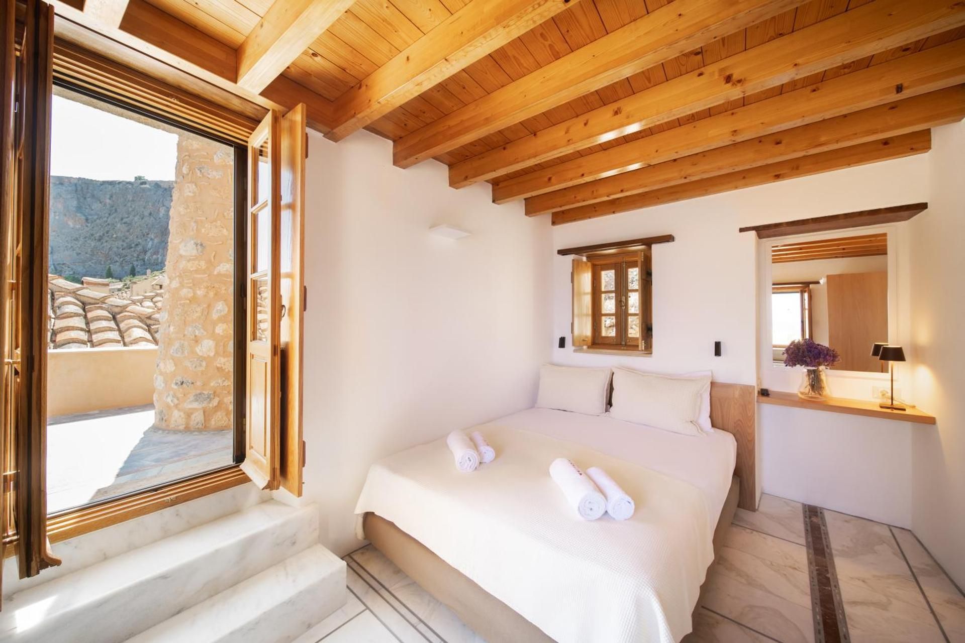 Queen Suite with Sea View