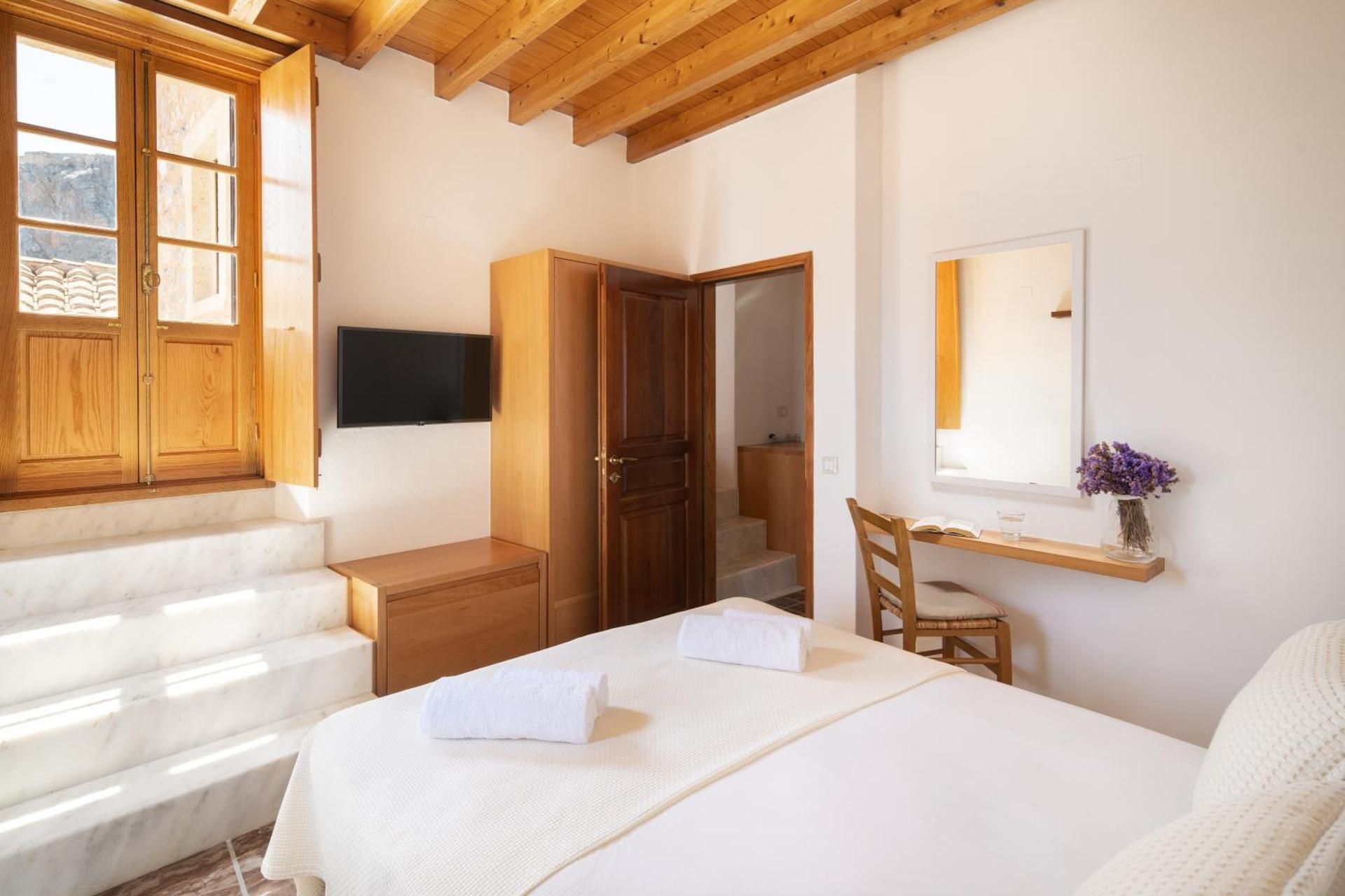 Queen Suite with Sea View