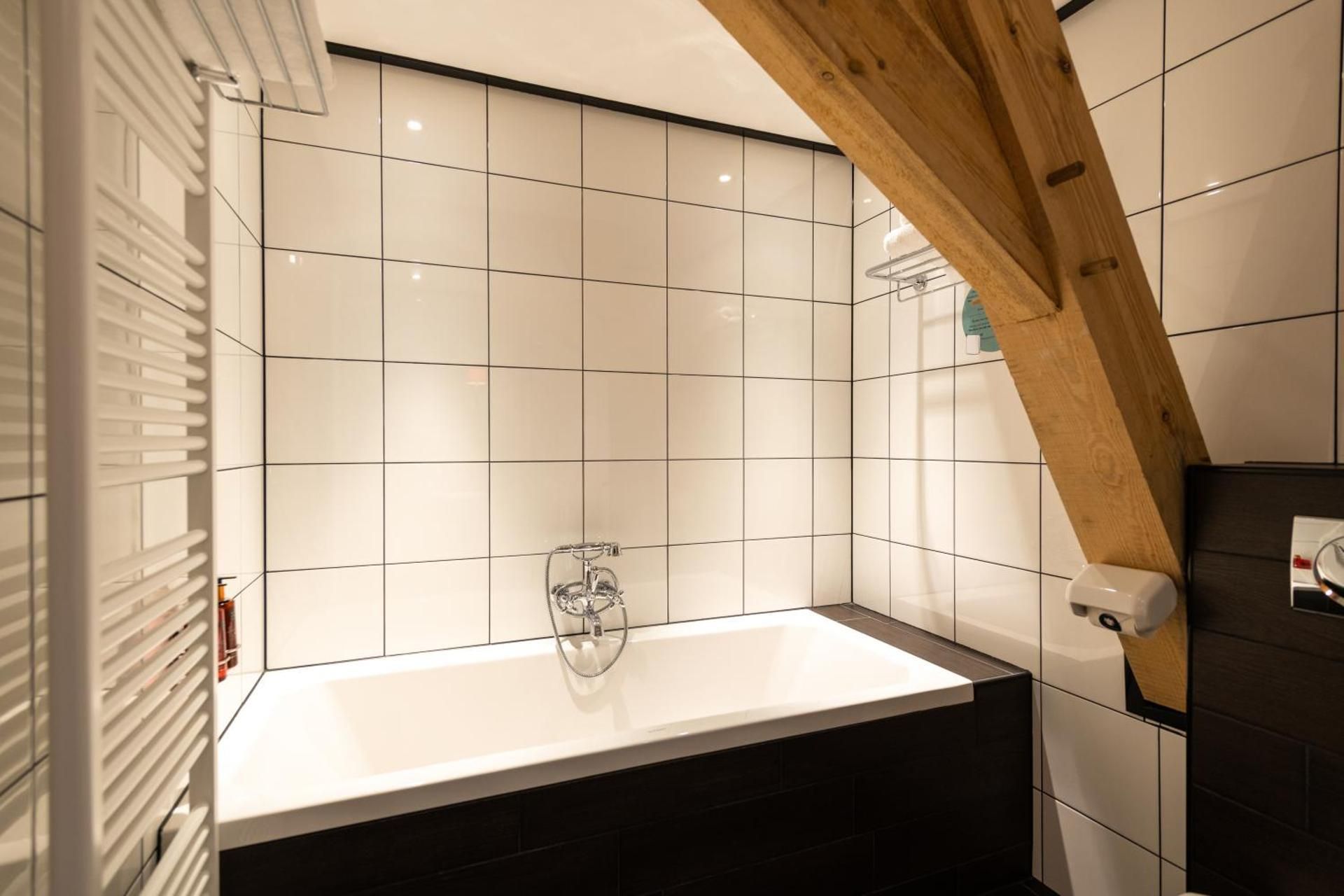 Grand Boutique Hotel-Restaurant Huis Vermeer SMALL DOUBLE OR TWIN ROOM 3