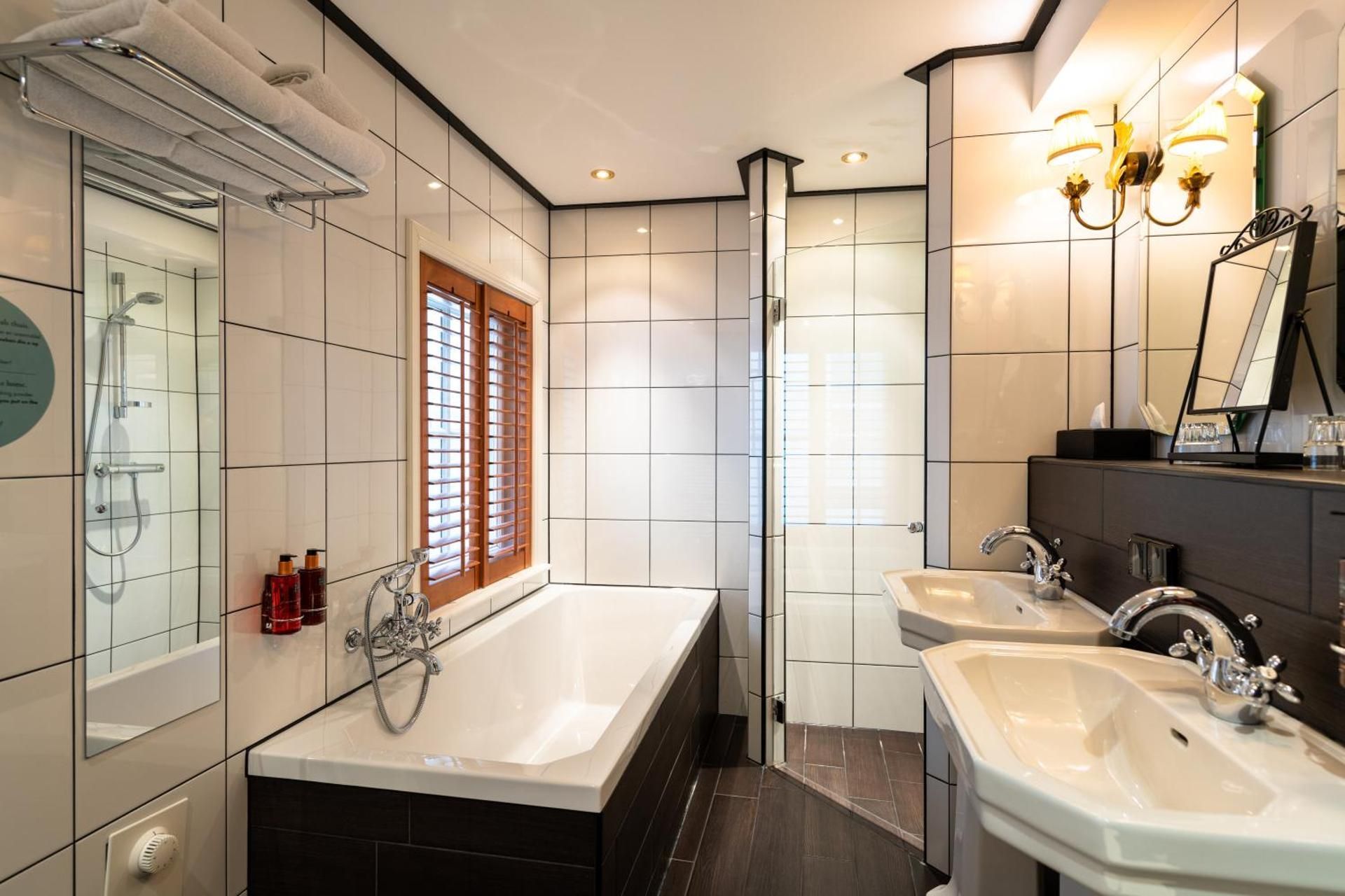 Grand Boutique Hotel-Restaurant Huis Vermeer Grand Deluxe Double Room 3