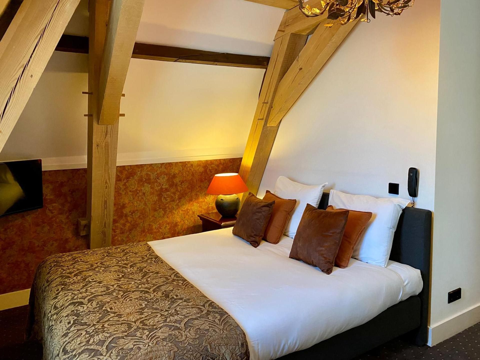 Grand Boutique Hotel-Restaurant Huis Vermeer SMALL DOUBLE OR TWIN ROOM