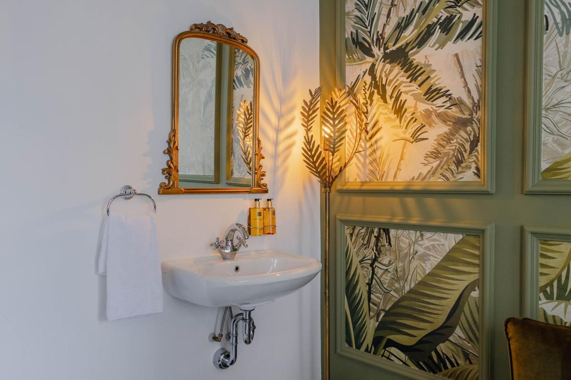 Grand Boutique Hotel-Restaurant Huis Vermeer Two-Bedroom Apartment 3