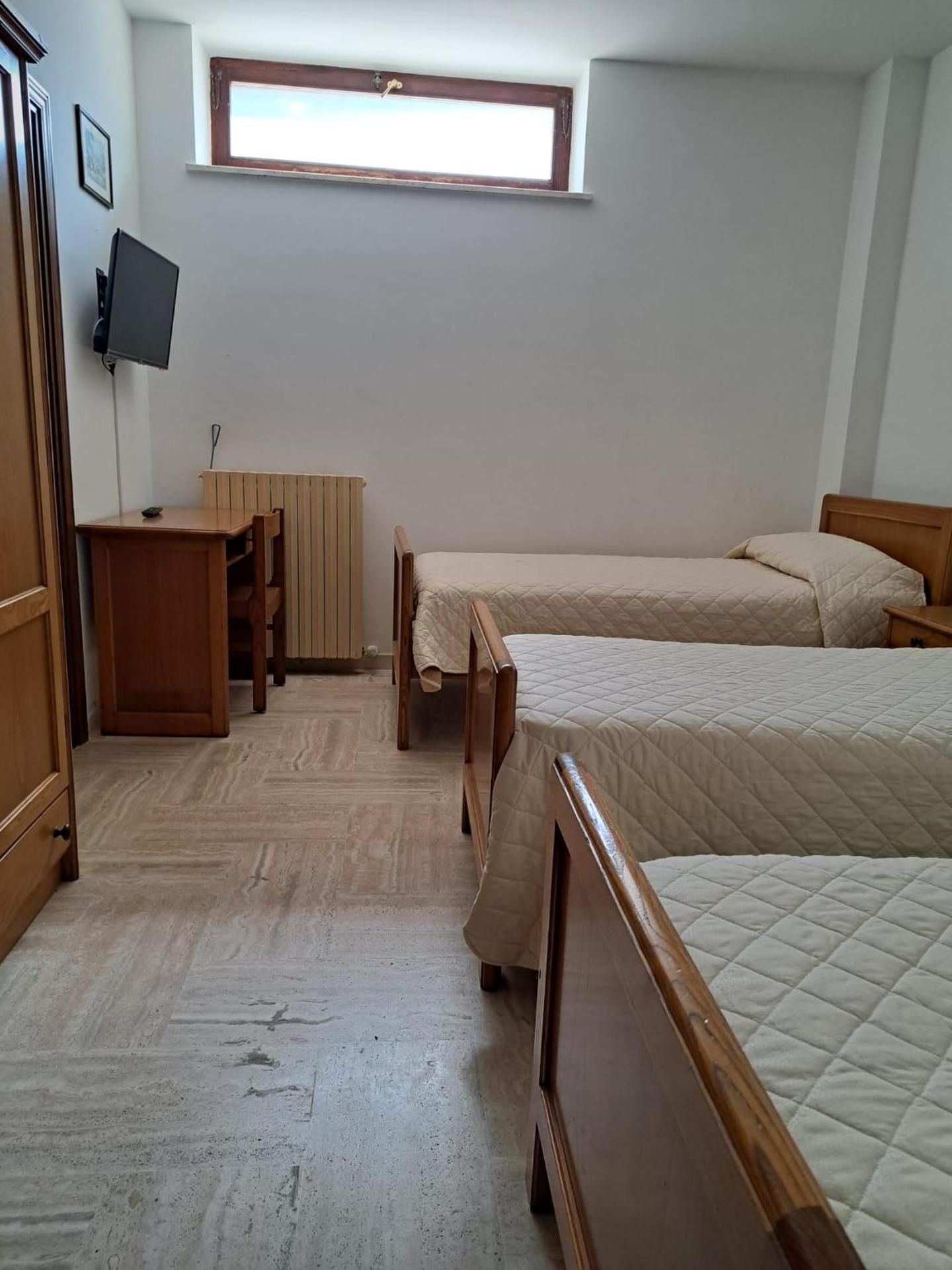 Economy Triple Room - Basement