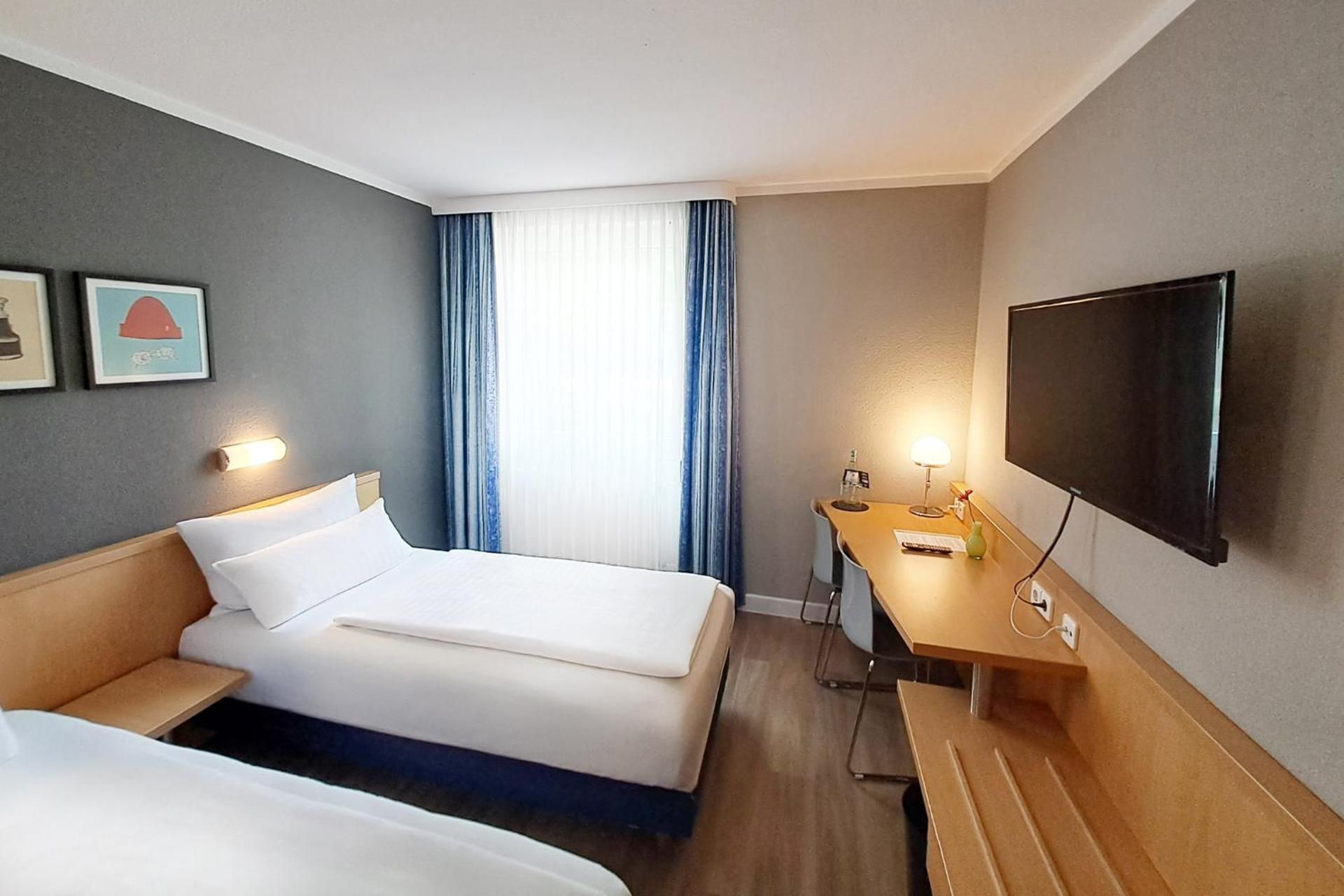Standard Room with Two Single Beds