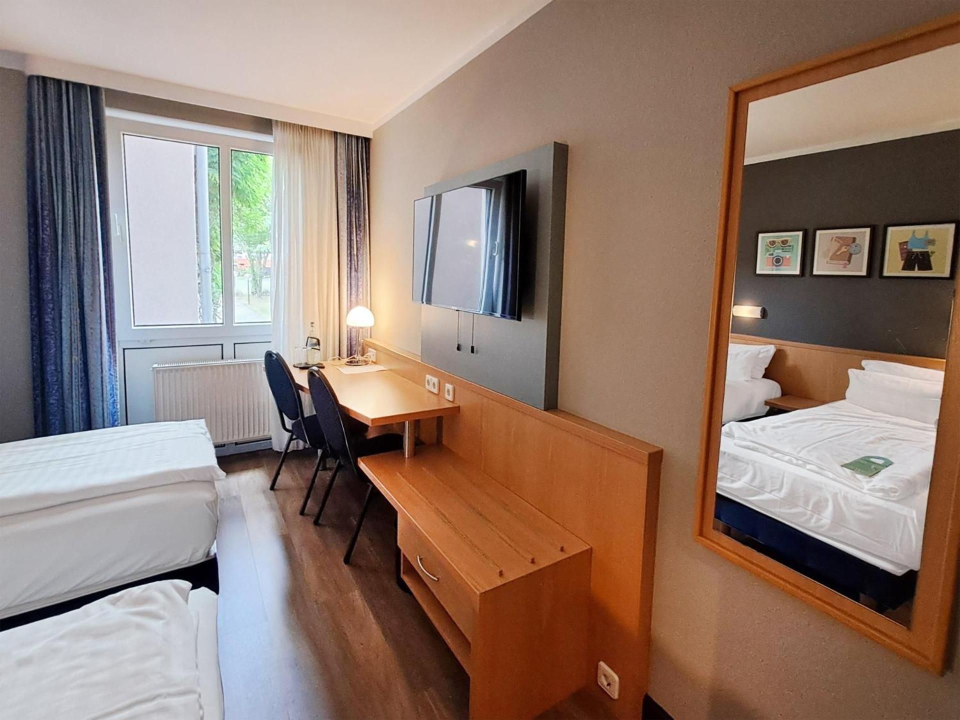 Standard Room with Two Single Beds