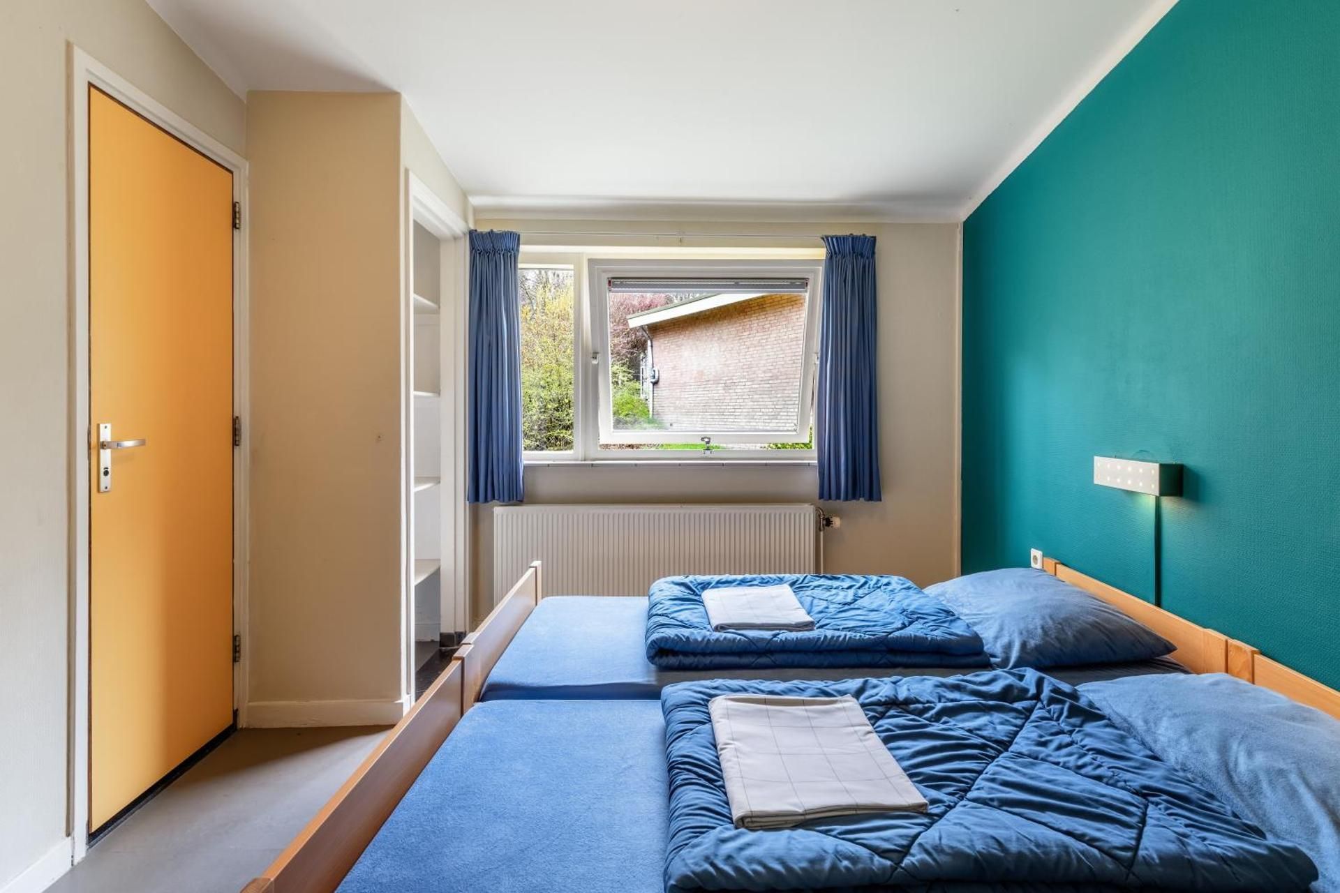 Twin Room with Bunk Beds and Private Bathroom with Shower