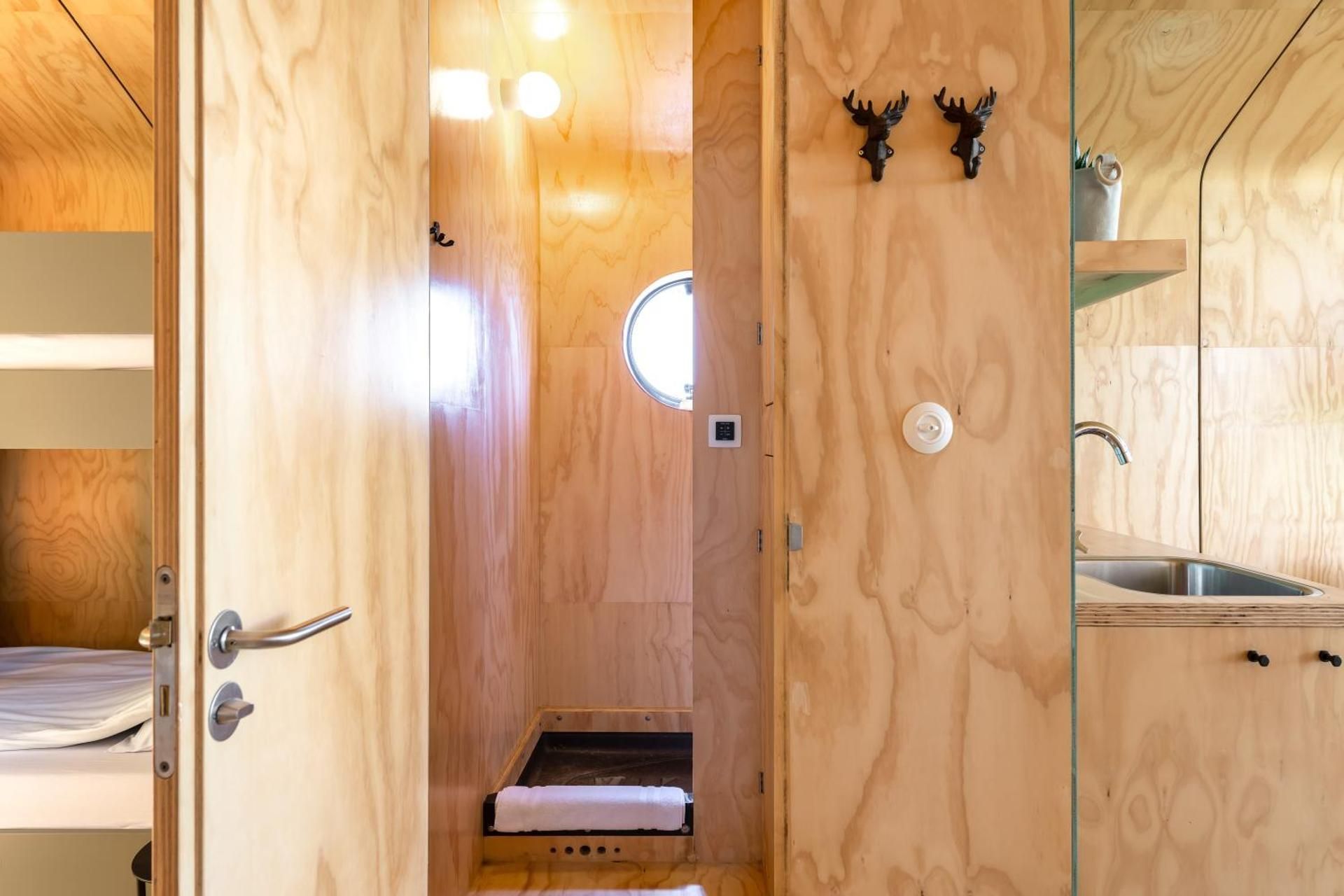 Wikkelhouse with Private Bathroom and Shower