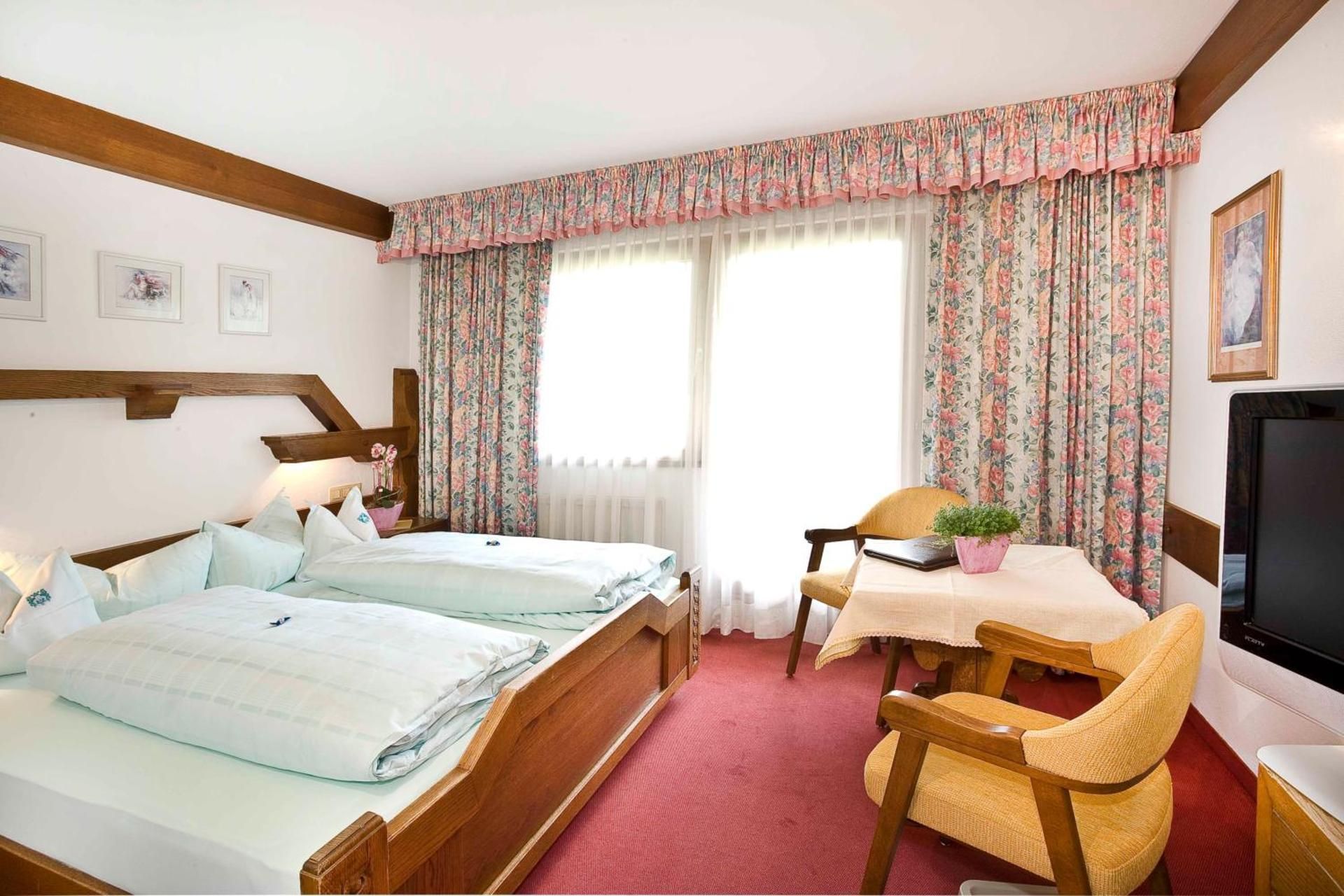 Double Room With Balcony And Mountain View