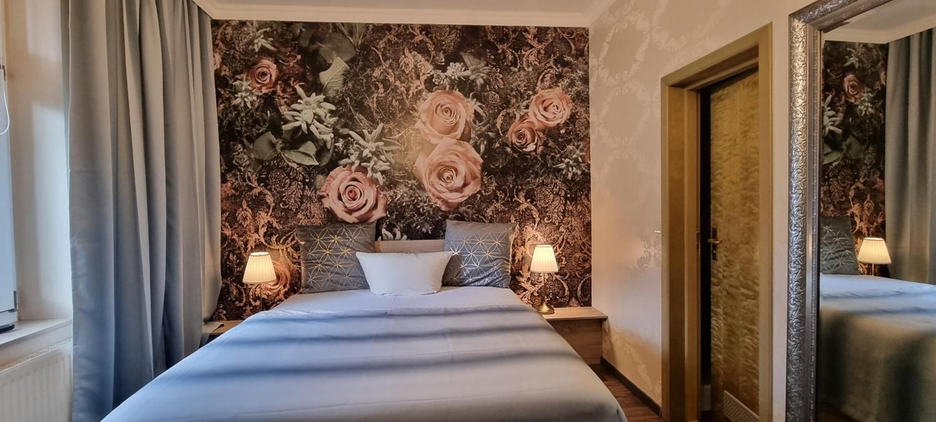 Deluxe Double Room with Shower